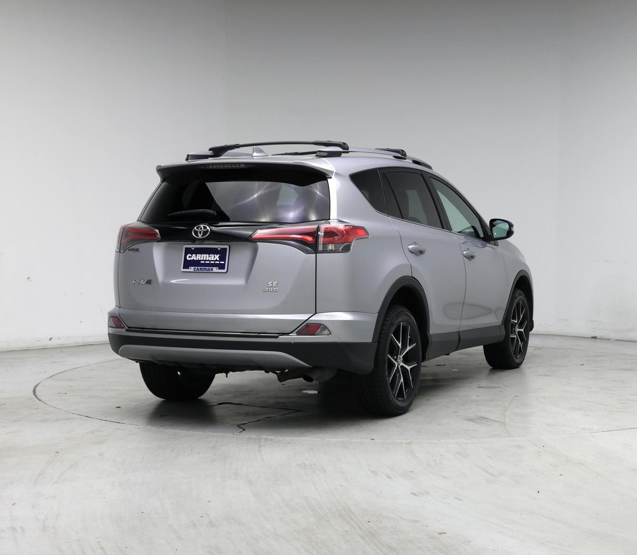 Thumbnail: 2017 Toyota RAV4 - 8