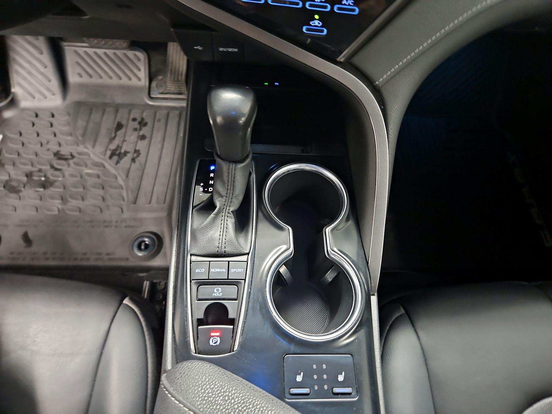 Thumbnail: 2020 Toyota Camry - 17