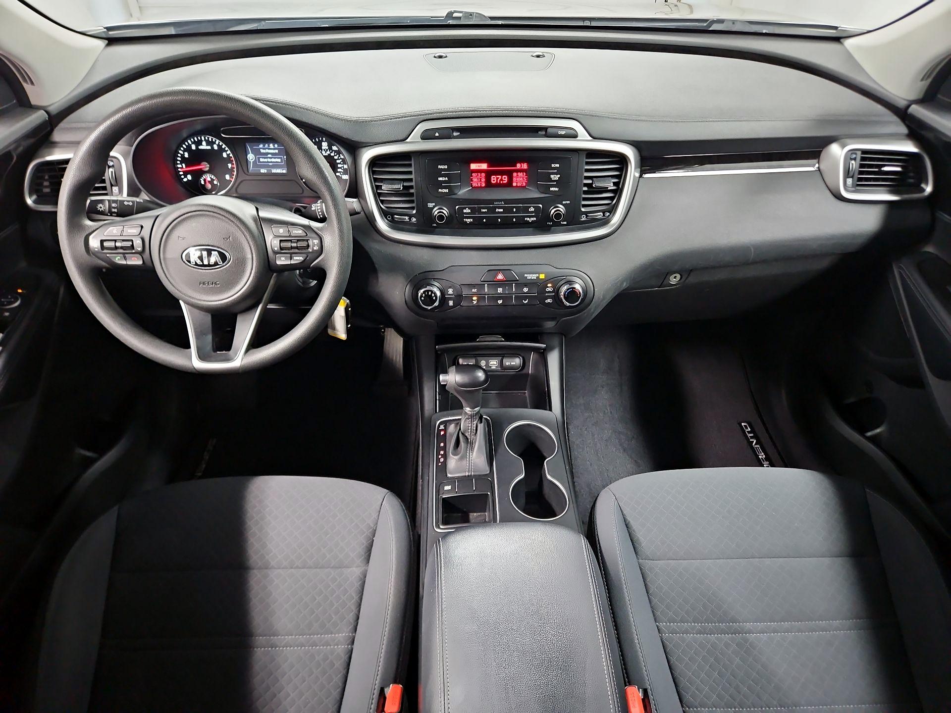 Thumbnail: 2017 Kia Sorento - 9