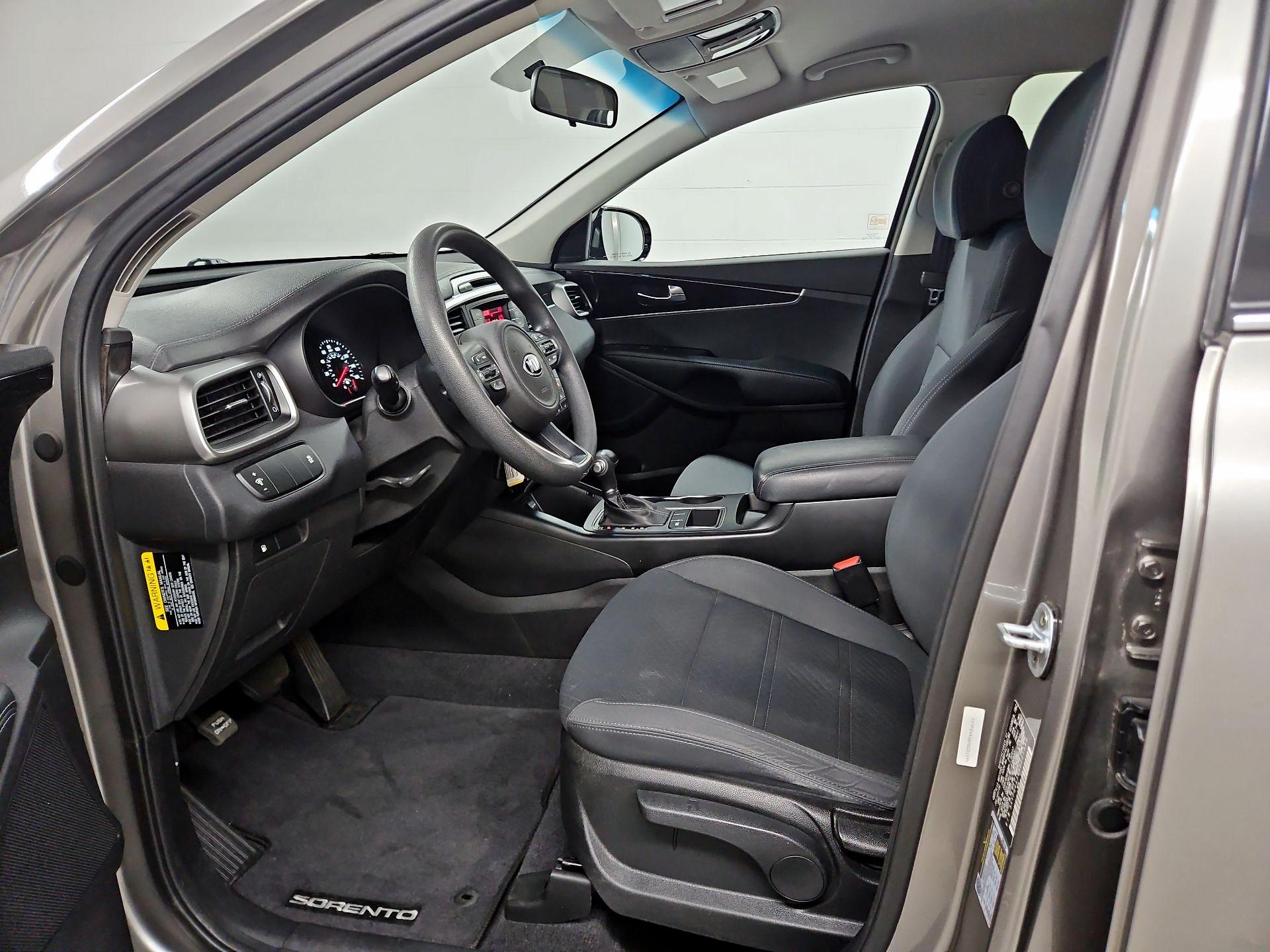 Thumbnail: 2017 Kia Sorento - 11
