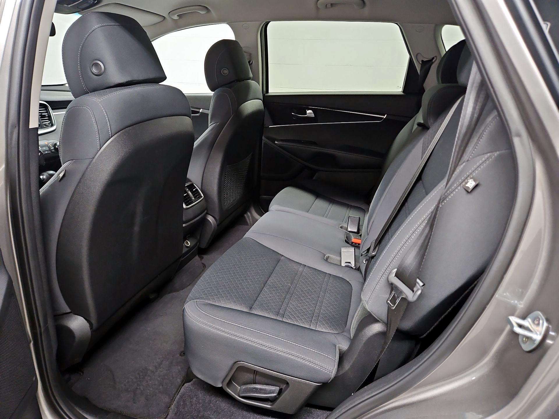 Thumbnail: 2017 Kia Sorento - 18