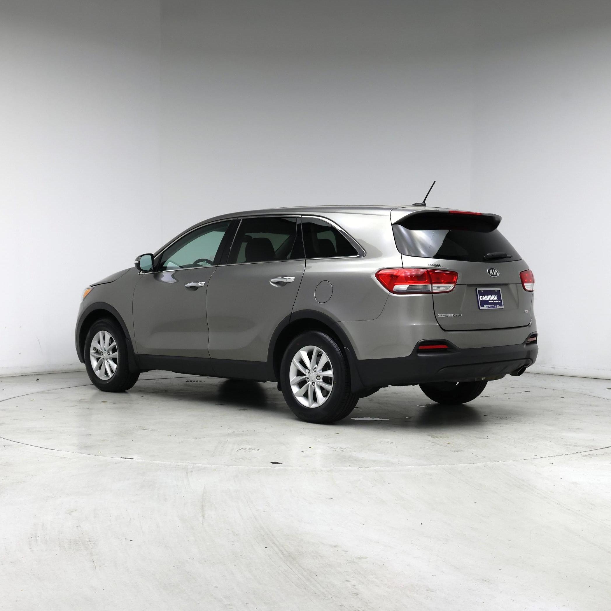 Thumbnail: 2017 Kia Sorento - 2