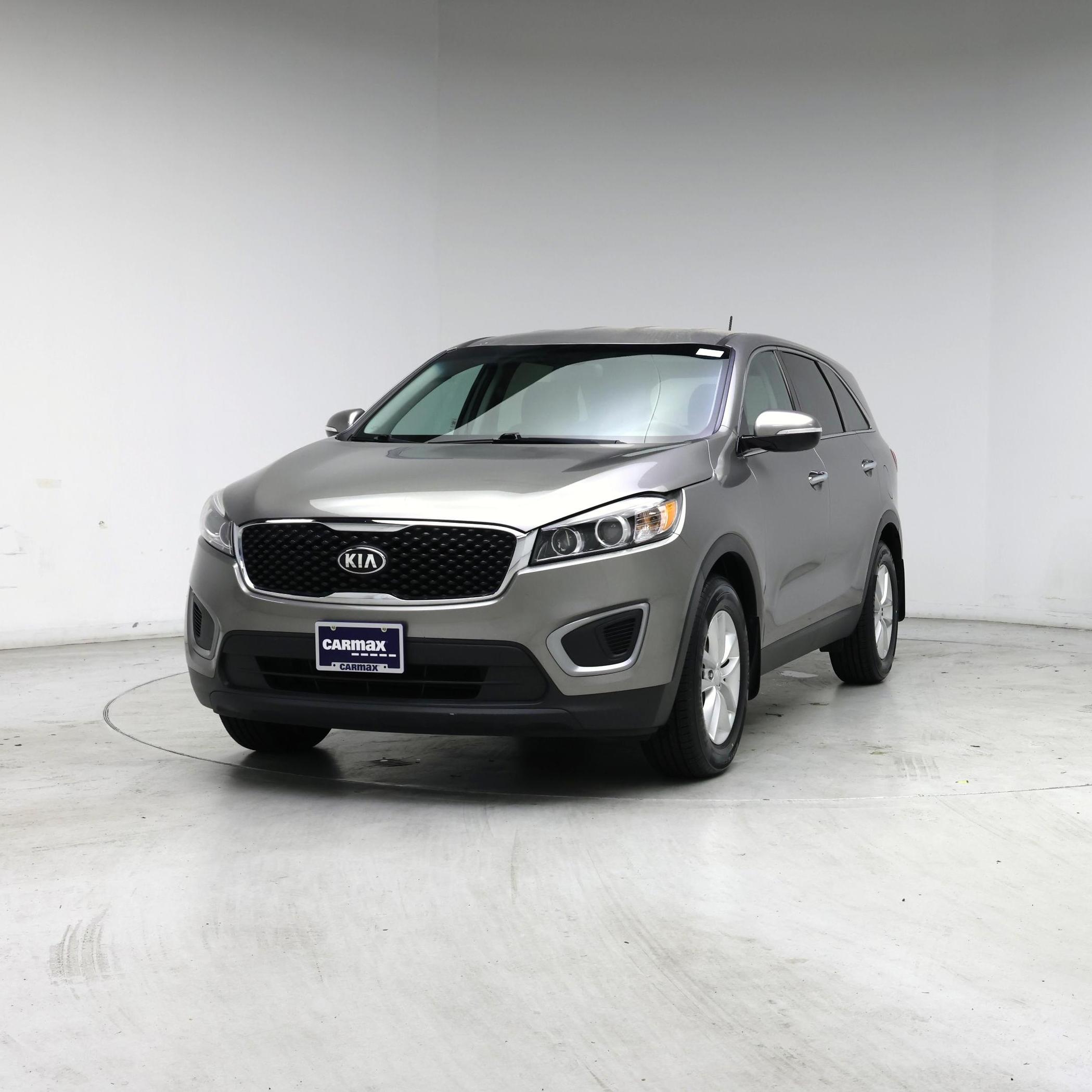 Thumbnail: 2017 Kia Sorento - 4