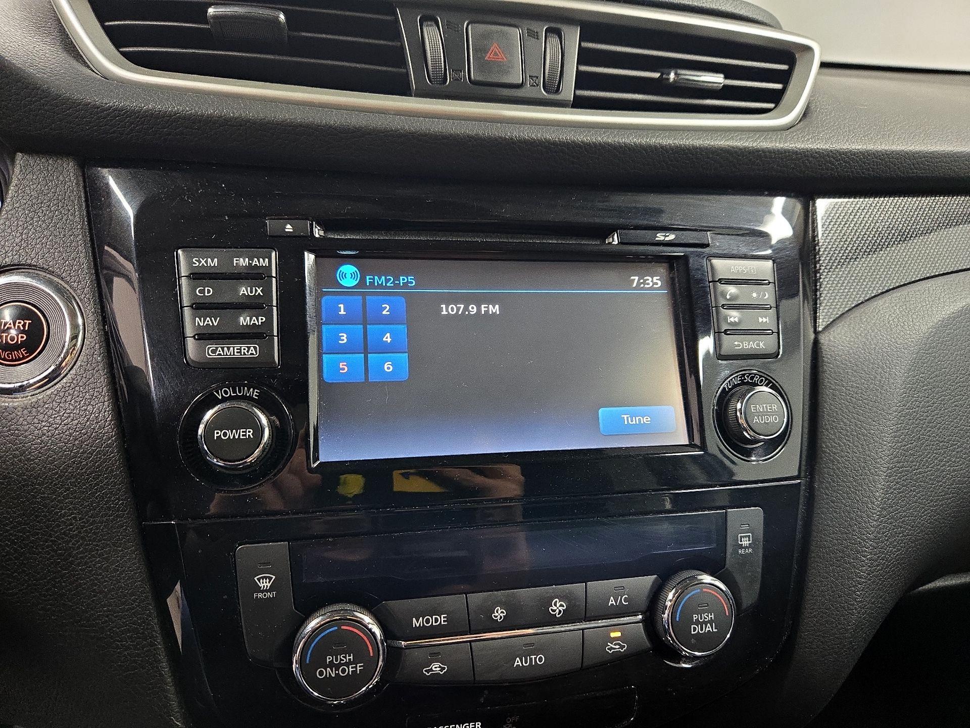 Thumbnail: 2016 Nissan Rogue - 15