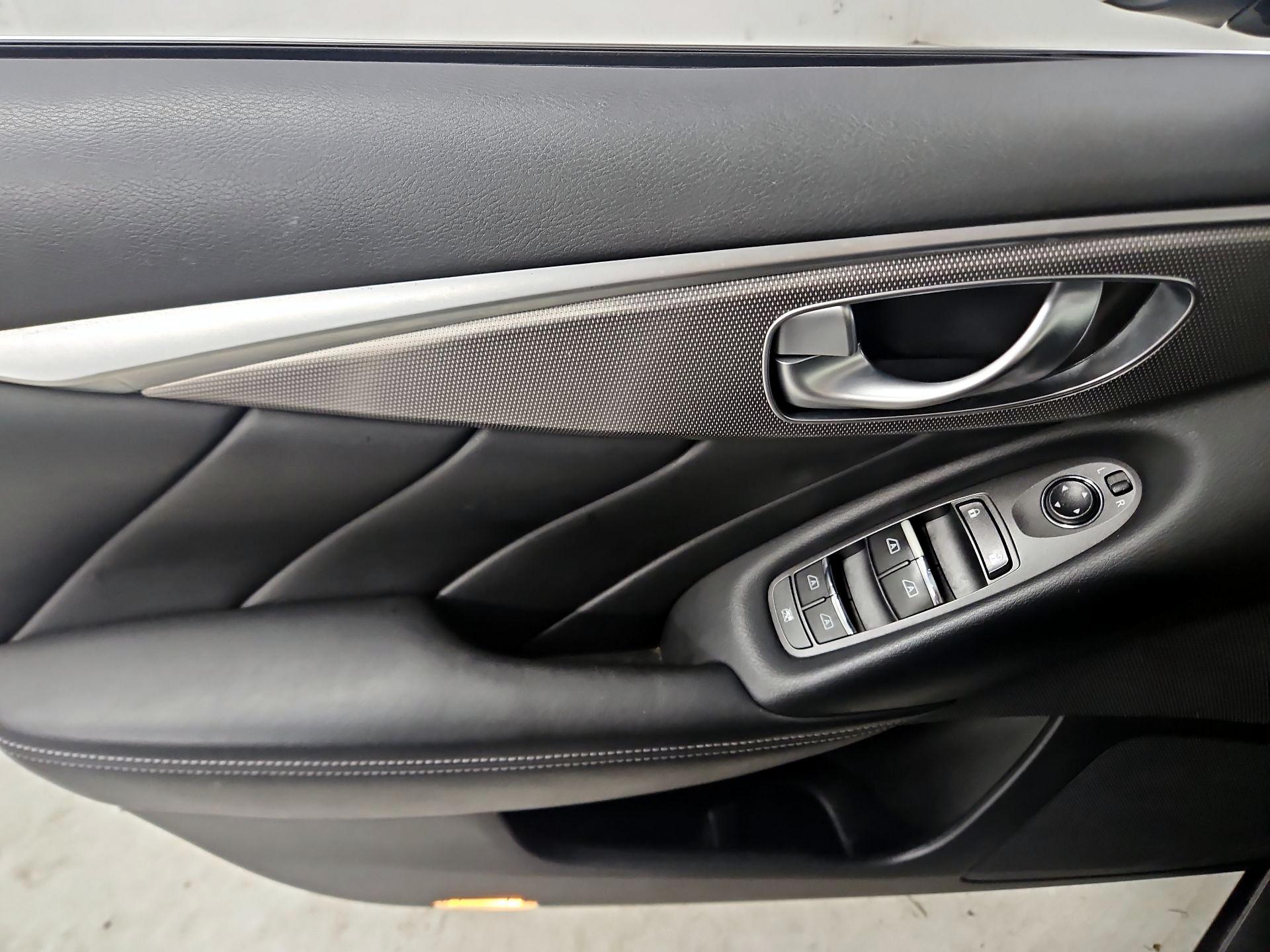 Thumbnail: 2015 INFINITI Q50 - 12