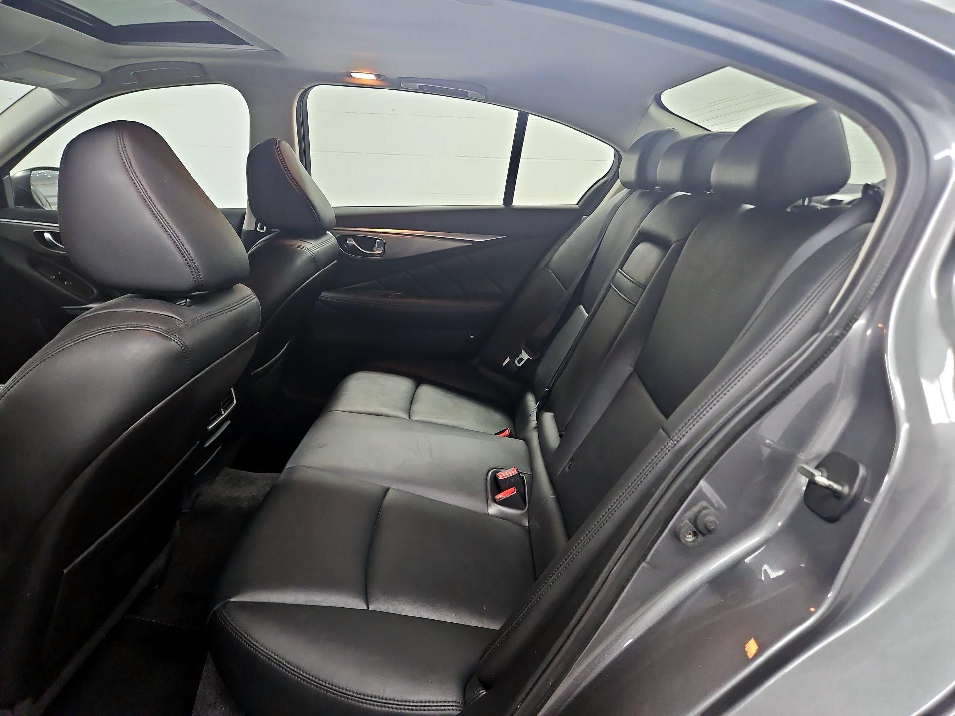 Thumbnail: 2015 INFINITI Q50 - 20