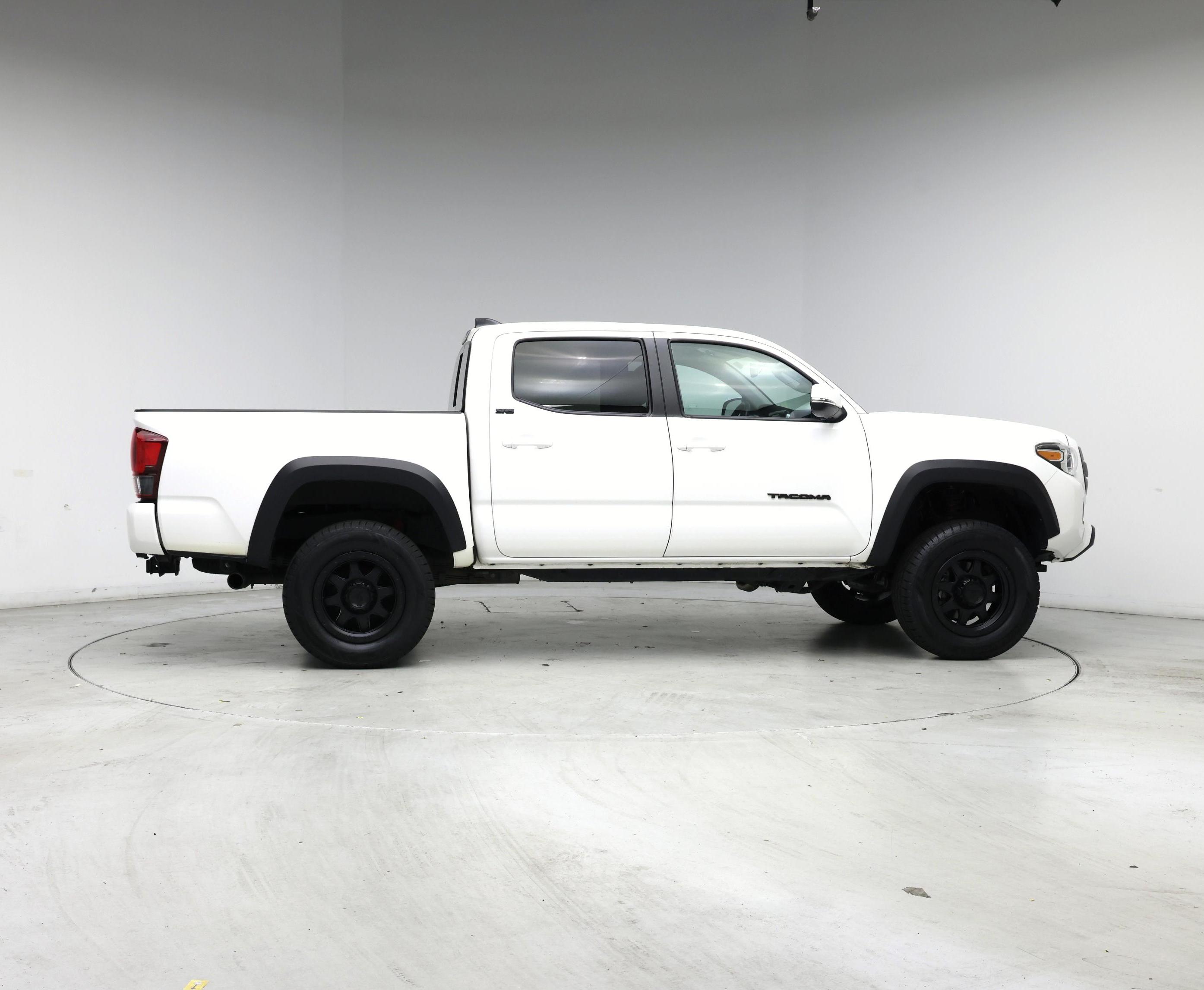 Thumbnail: 2021 Toyota Tacoma - 7