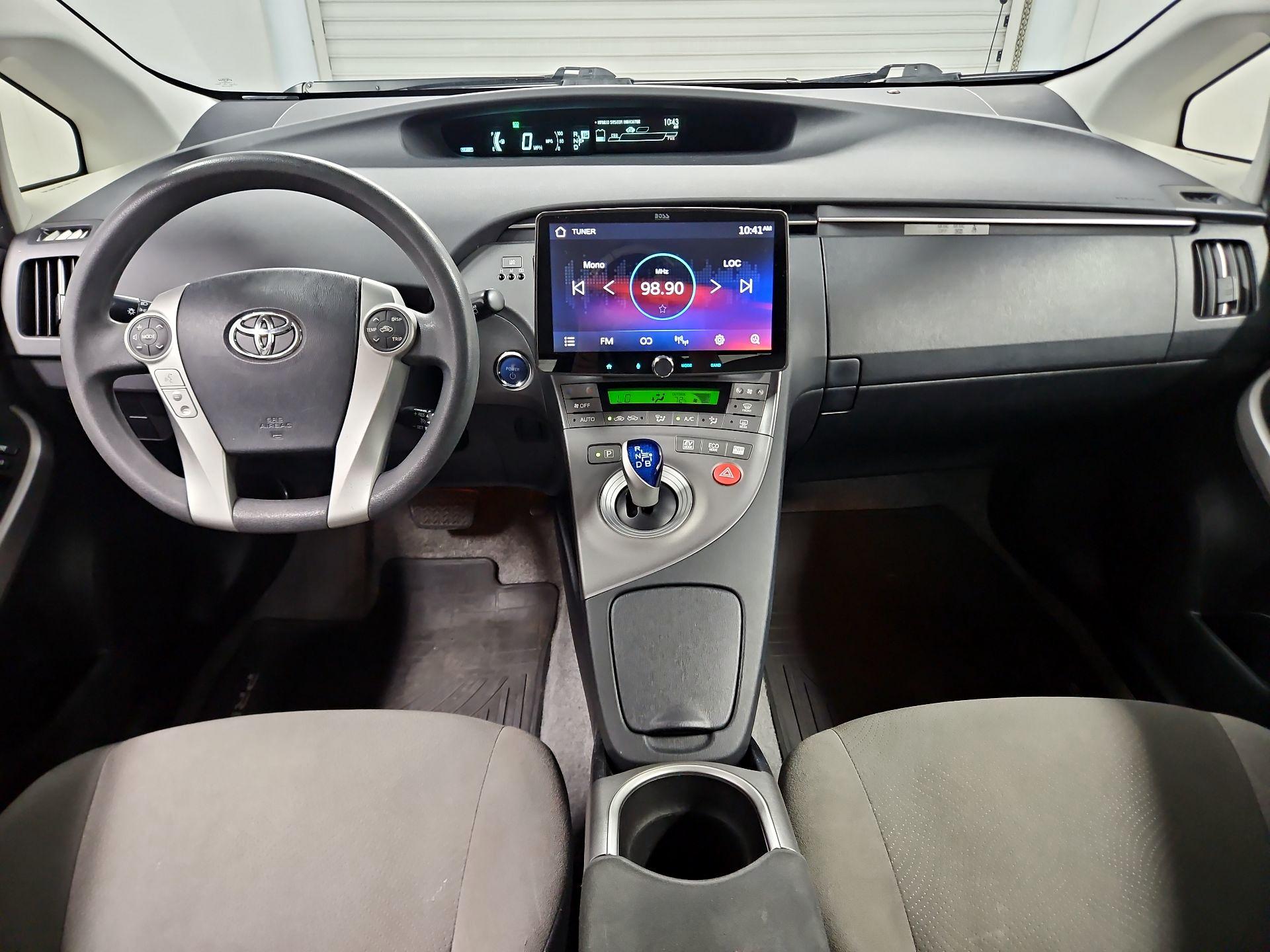 Thumbnail: 2015 Toyota Prius - 9