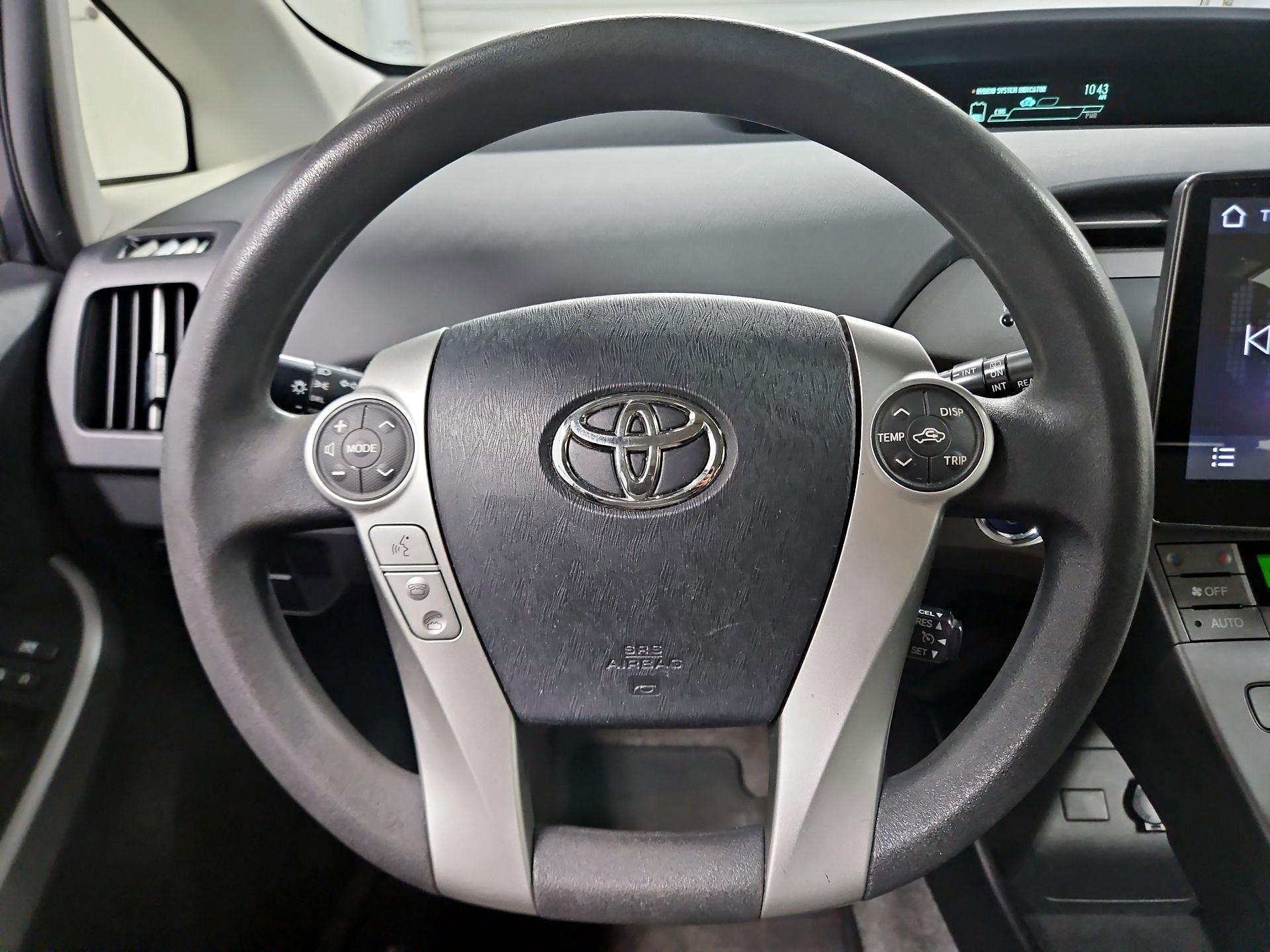 Thumbnail: 2015 Toyota Prius - 10