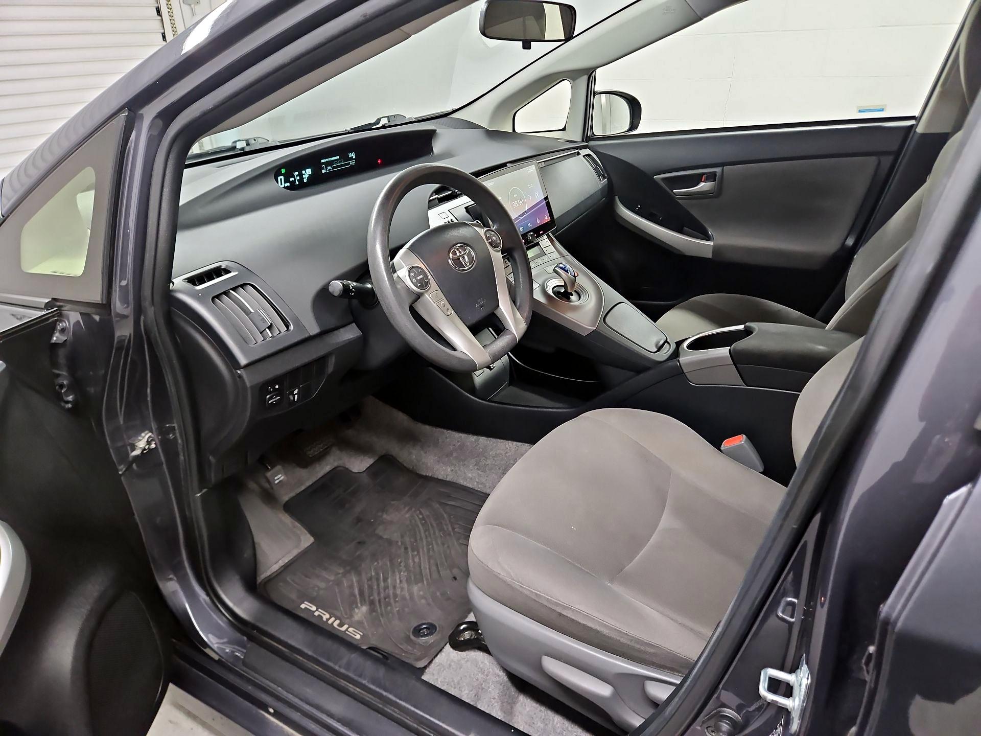 Thumbnail: 2015 Toyota Prius - 11