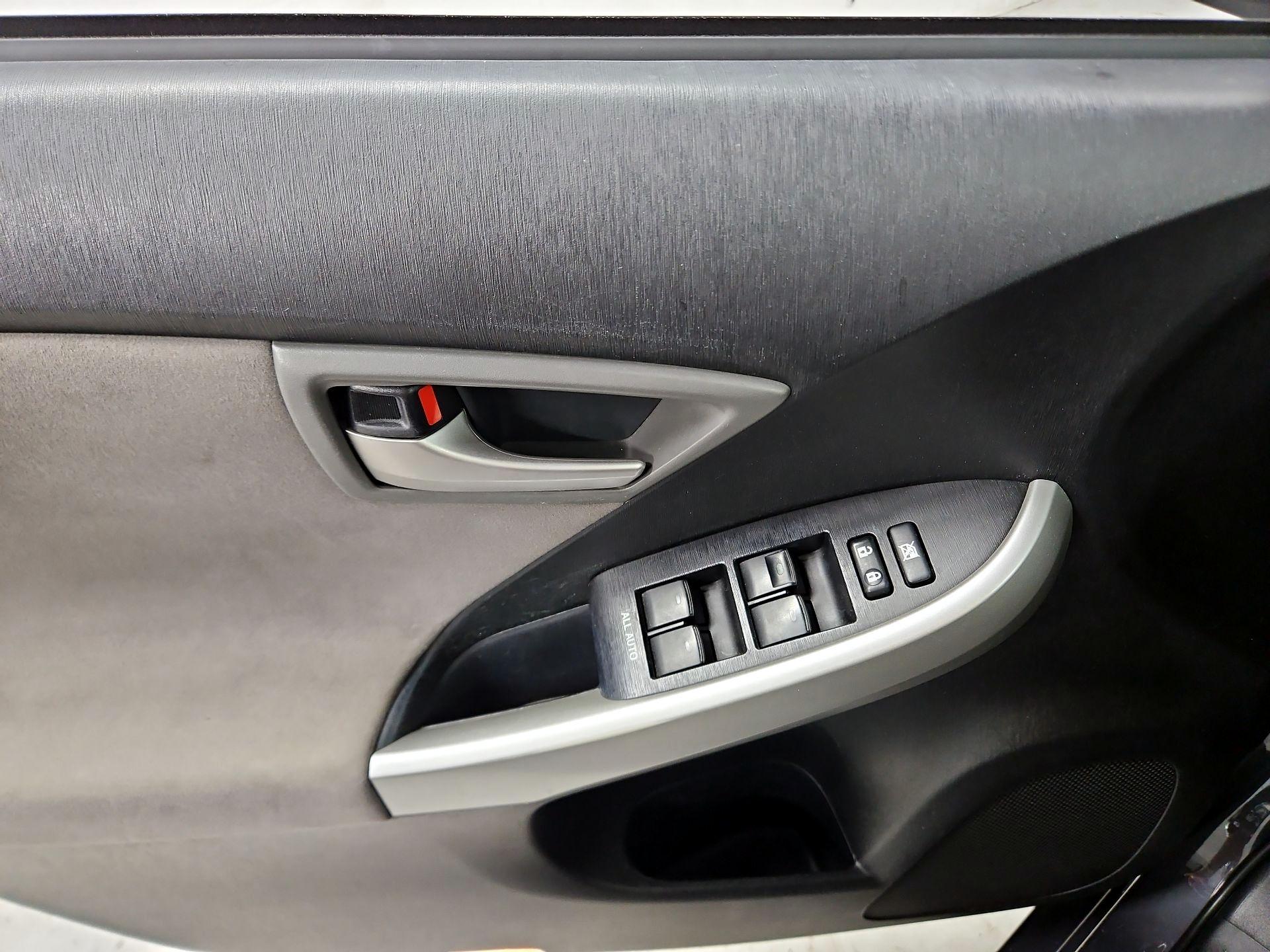 Thumbnail: 2015 Toyota Prius - 12