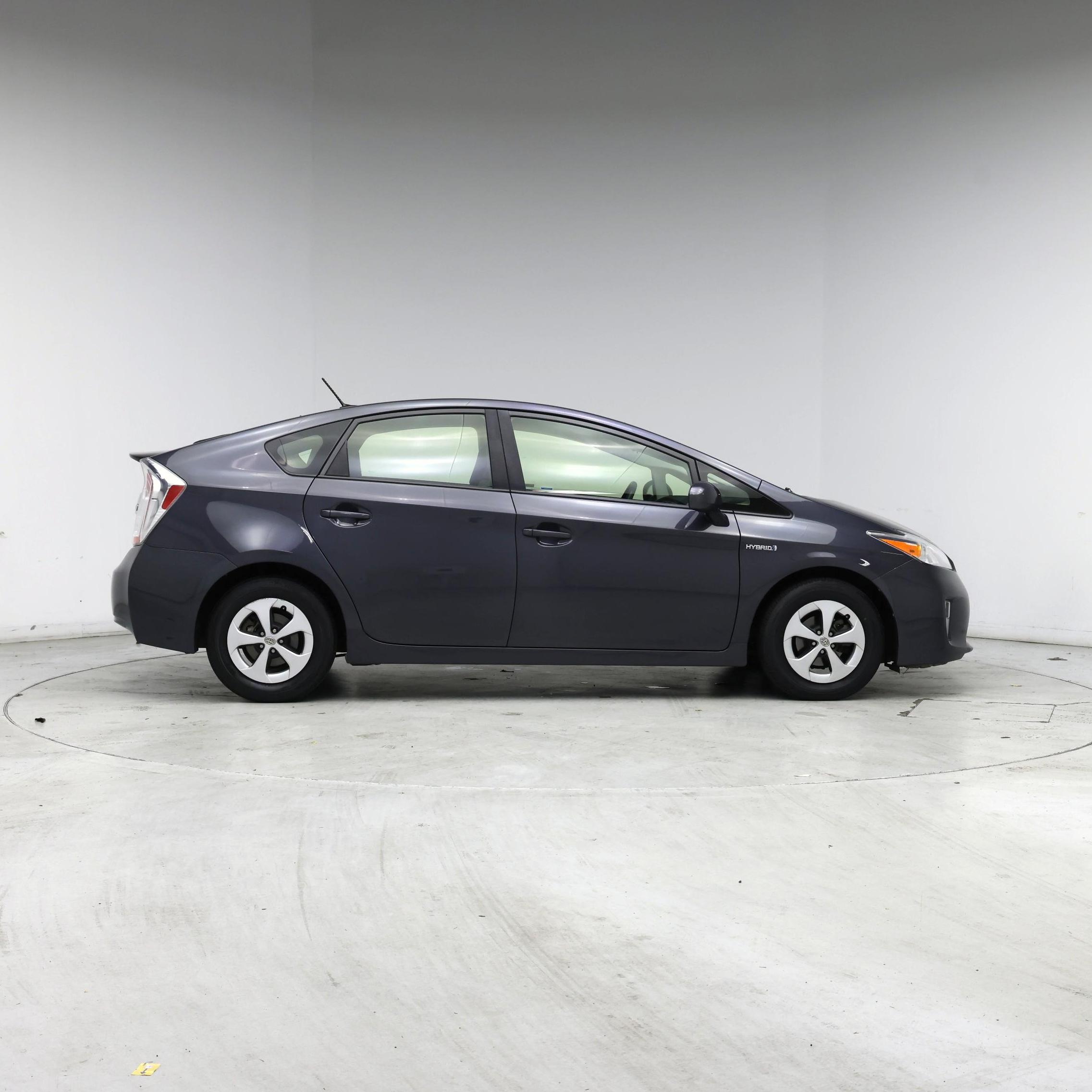 Thumbnail: 2015 Toyota Prius - 7