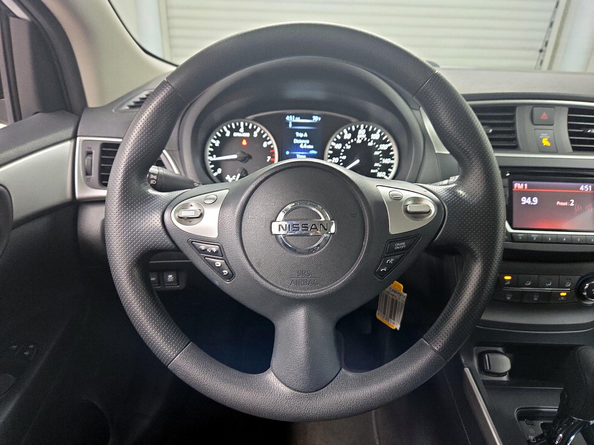 Thumbnail: 2018 Nissan Sentra - 10