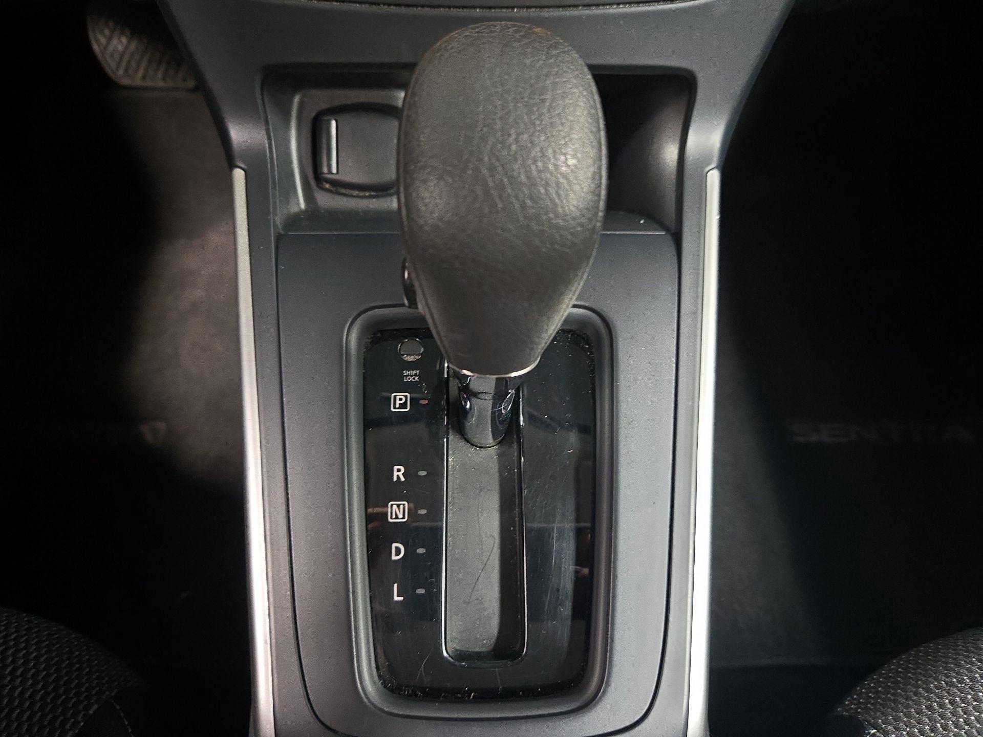 Thumbnail: 2018 Nissan Sentra - 17