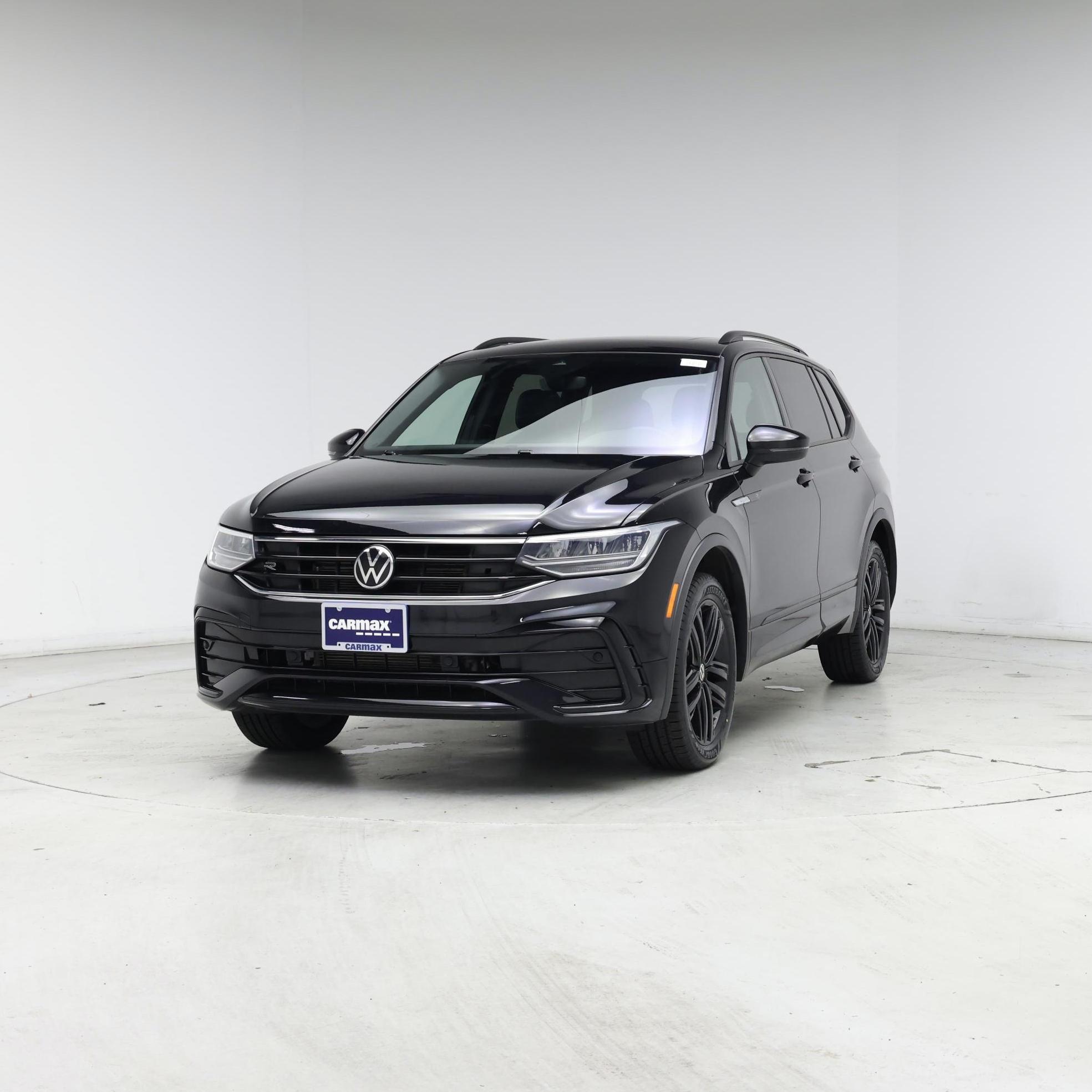 Thumbnail: 2022 Volkswagen Tiguan - 4