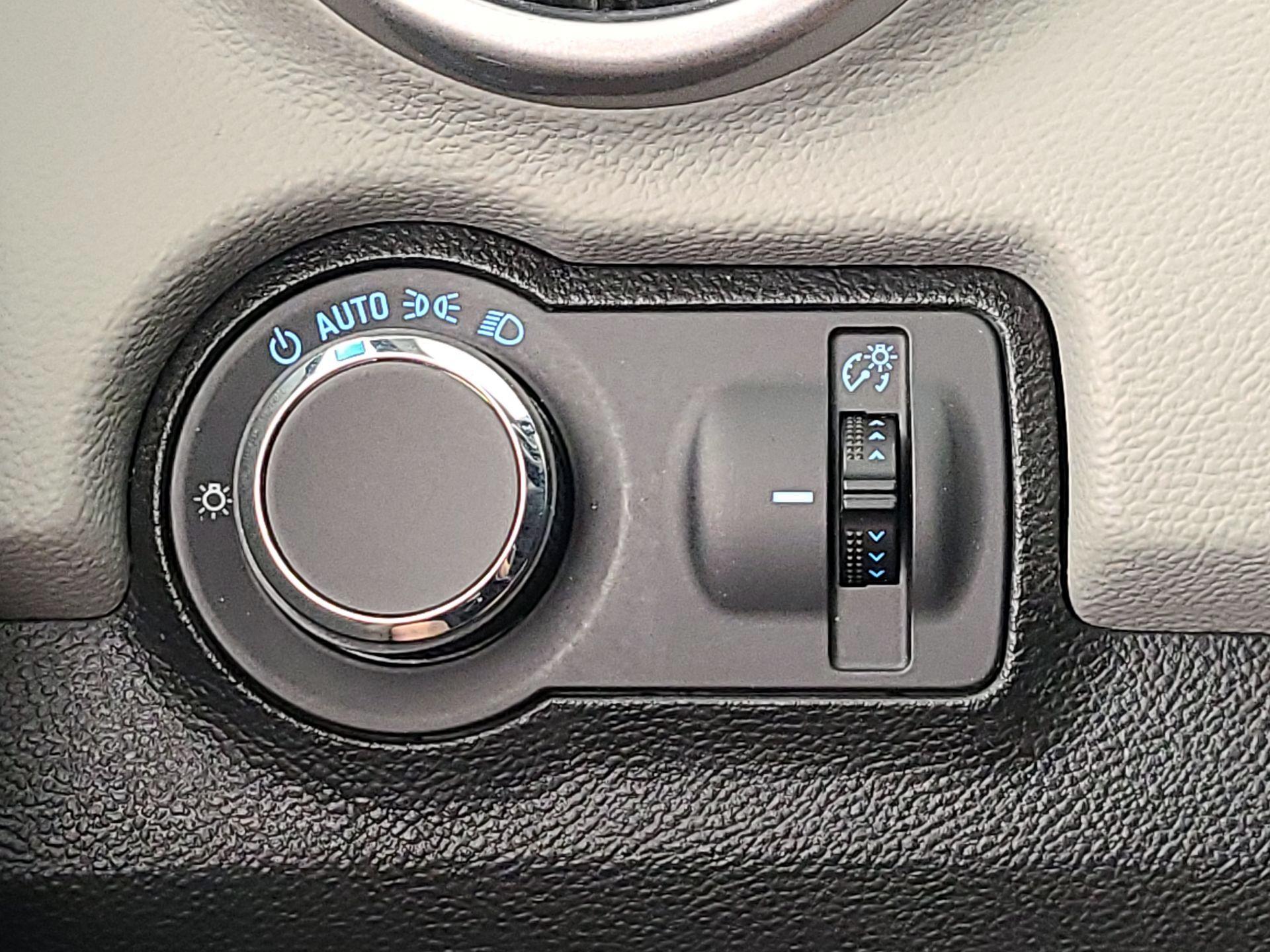 Thumbnail: 2015 Chevrolet Trax - 13