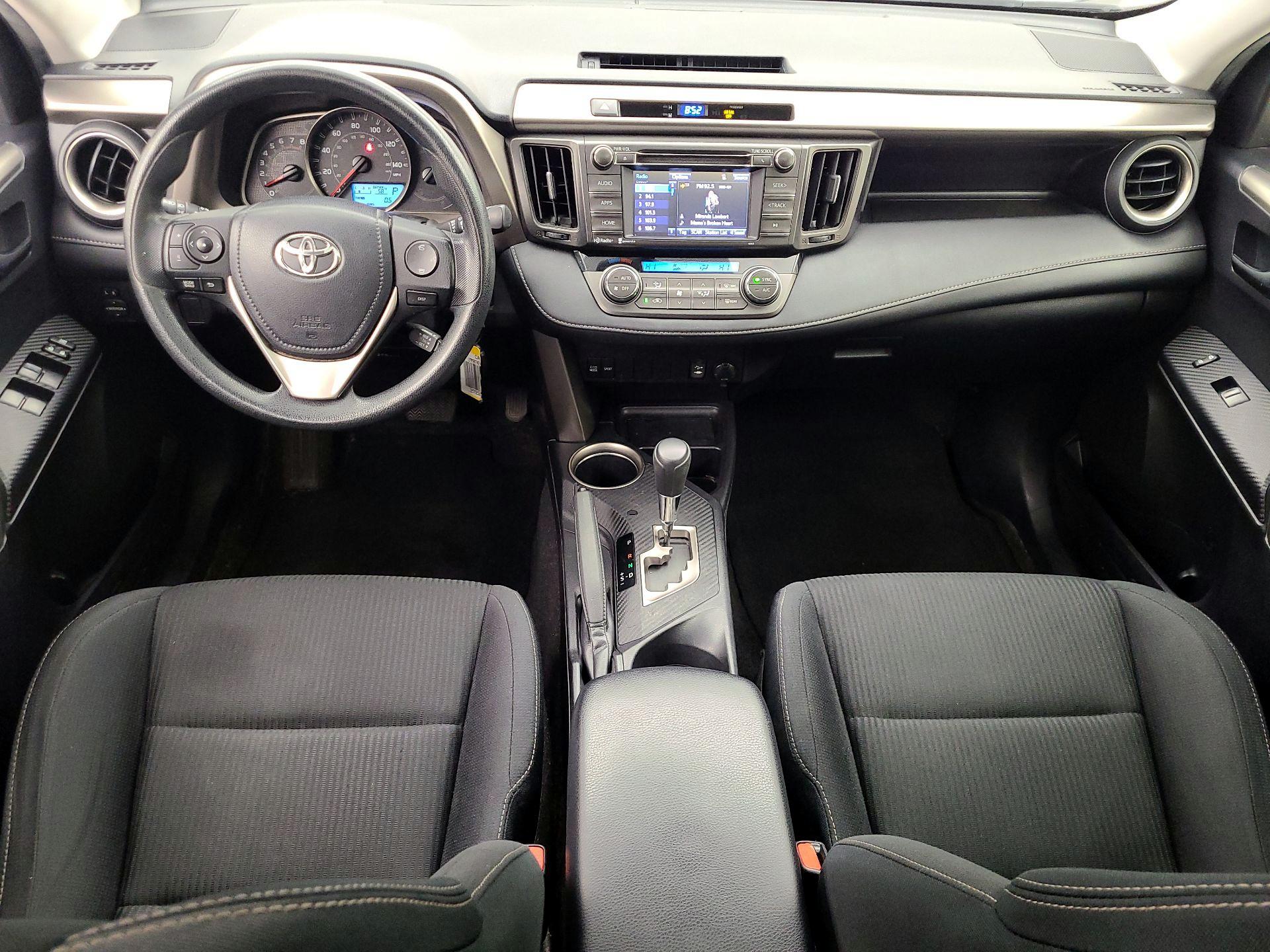 Thumbnail: 2015 Toyota RAV4 - 9