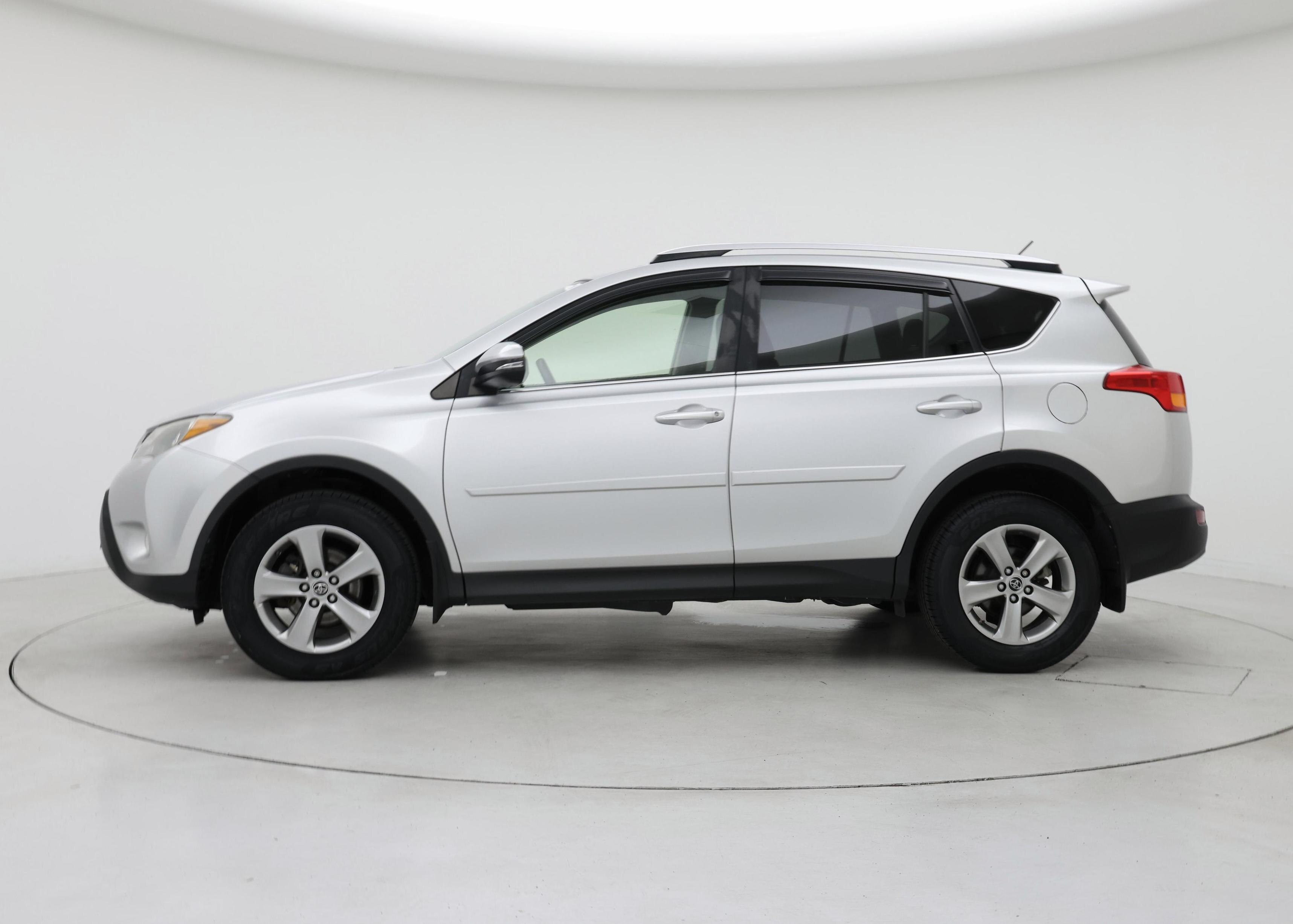 Thumbnail: 2015 Toyota RAV4 - 3