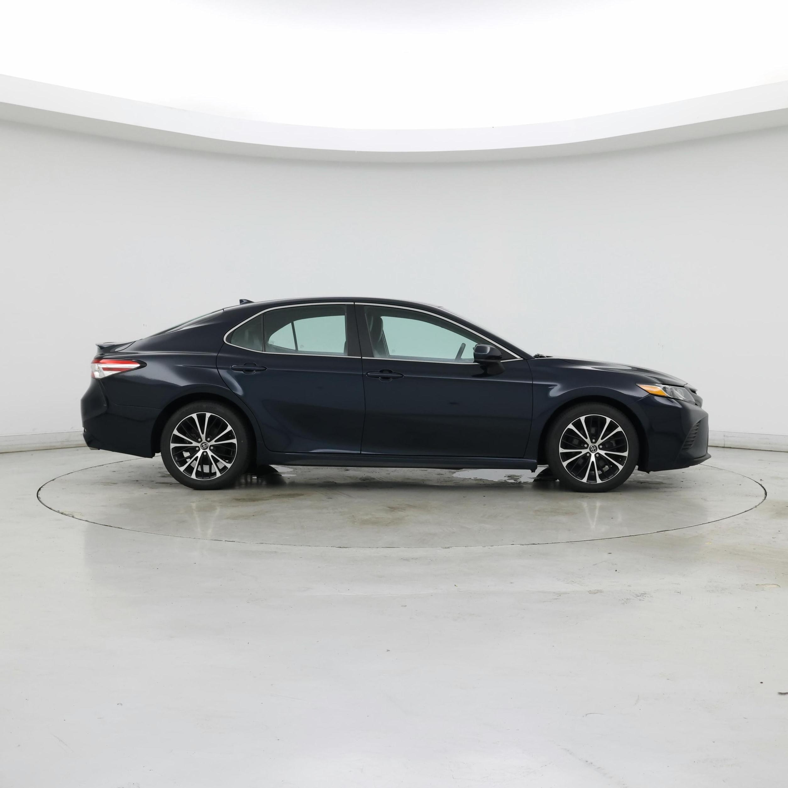 Thumbnail: 2020 Toyota Camry - 7
