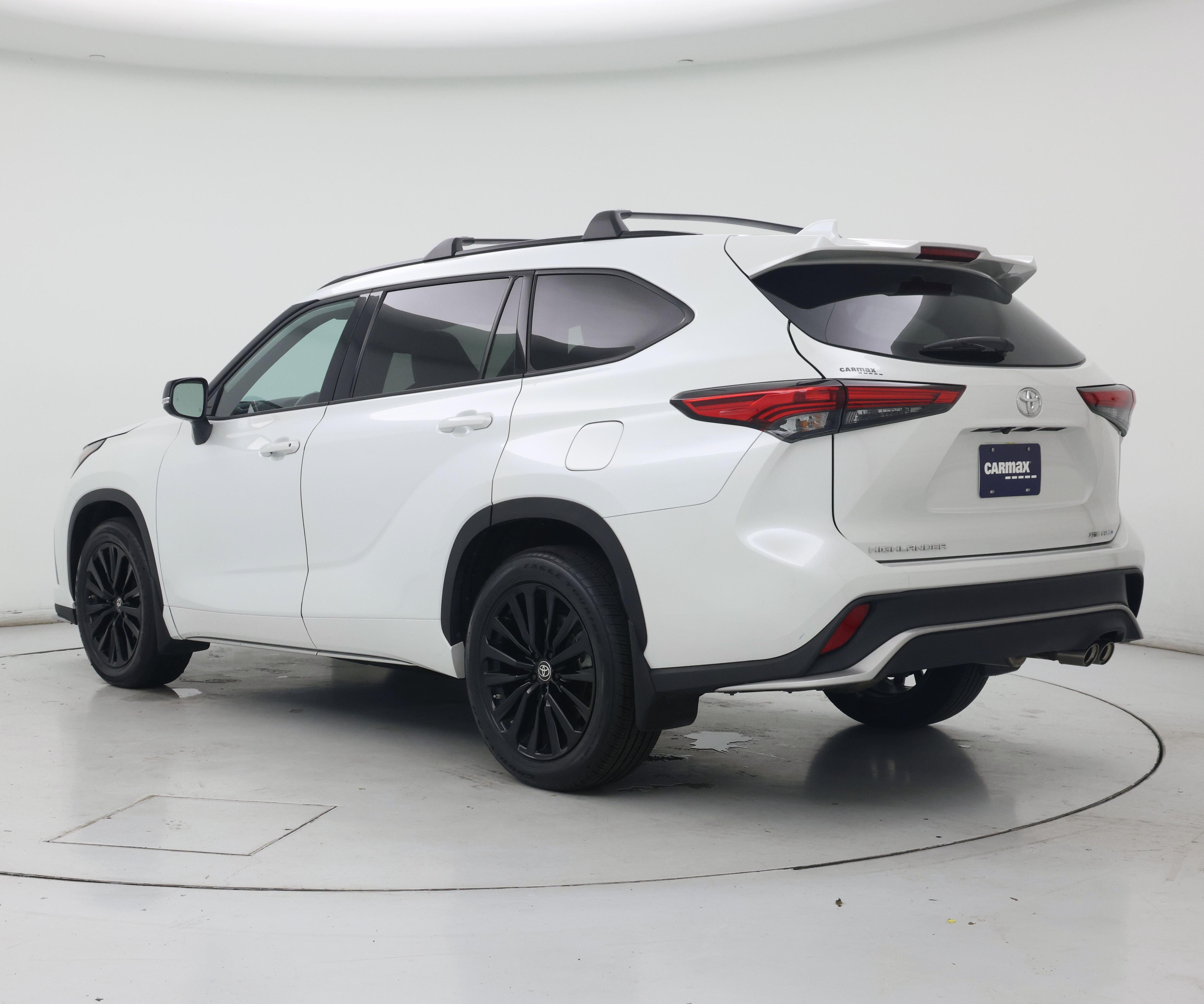 Thumbnail: 2023 Toyota Highlander - 2