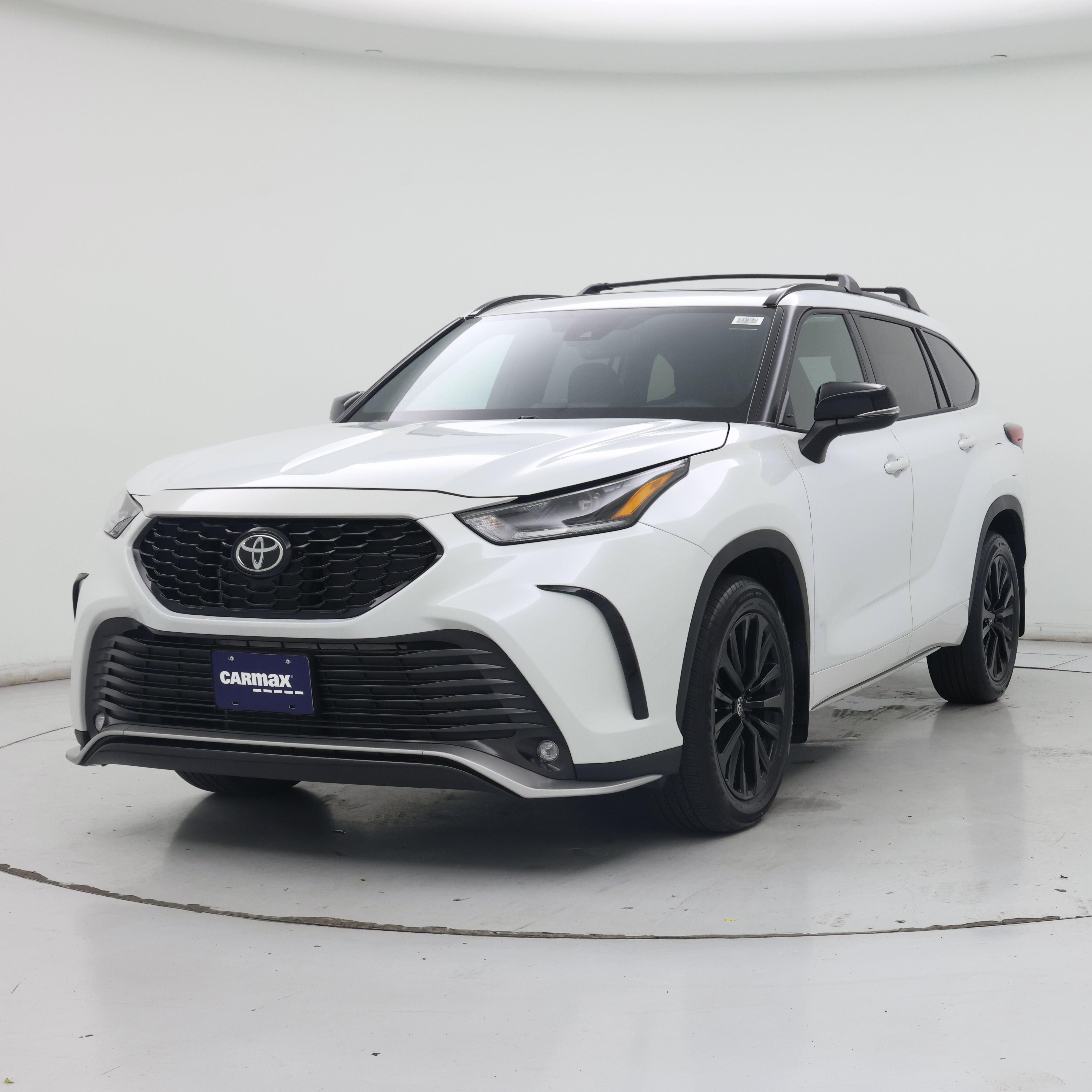 Thumbnail: 2023 Toyota Highlander - 4