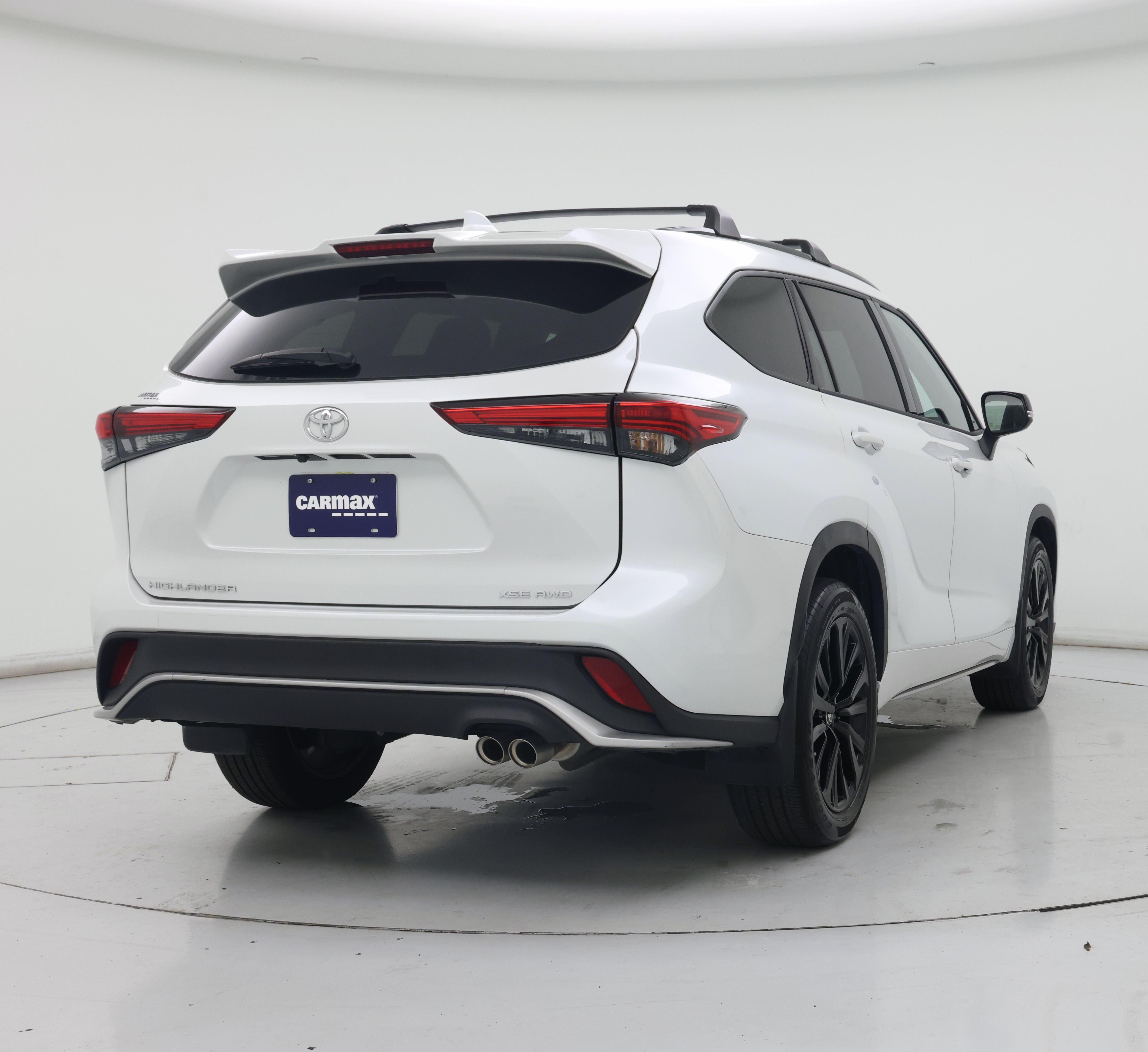 Thumbnail: 2023 Toyota Highlander - 8