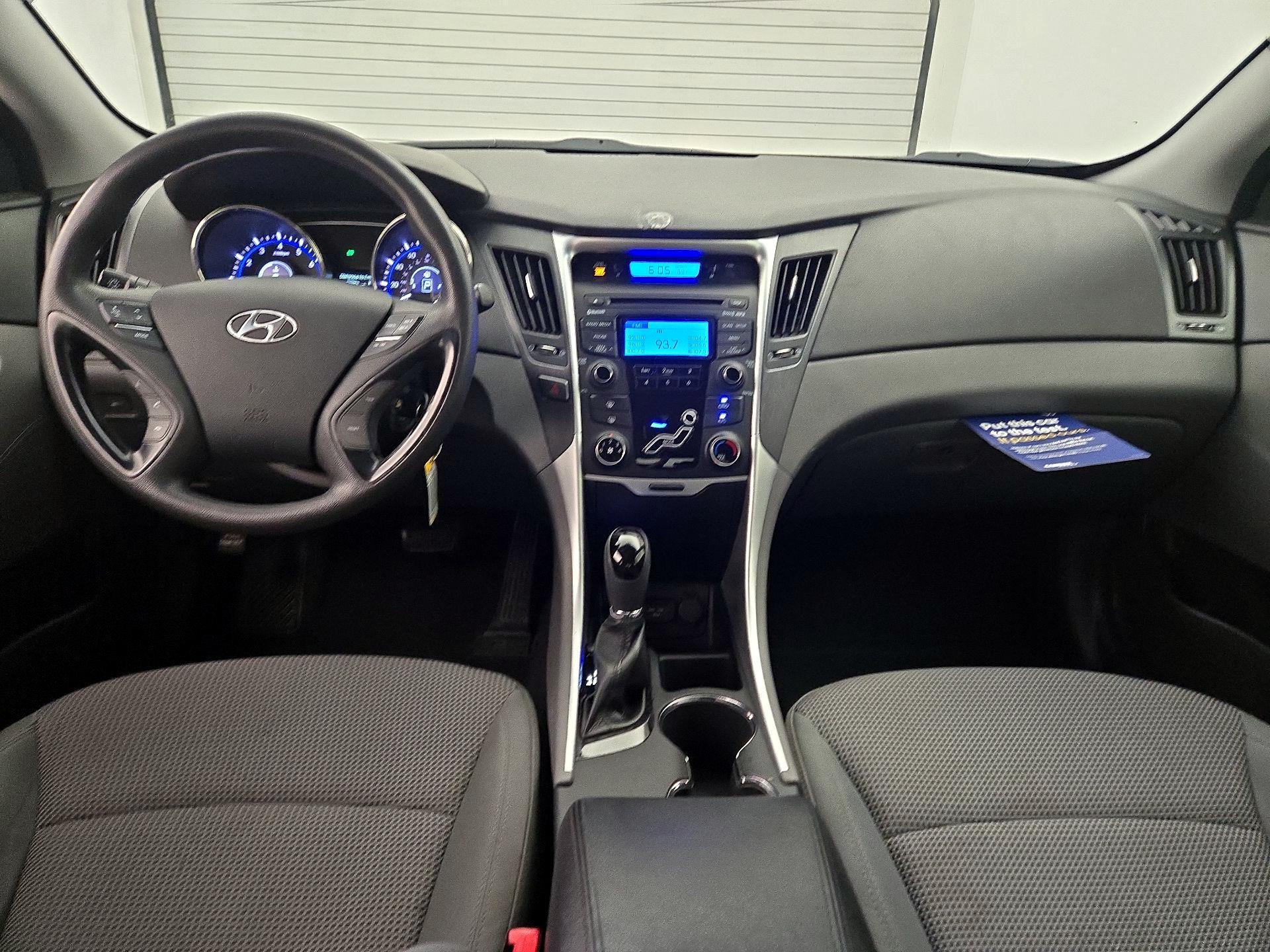 Thumbnail: 2013 Hyundai Sonata - 9