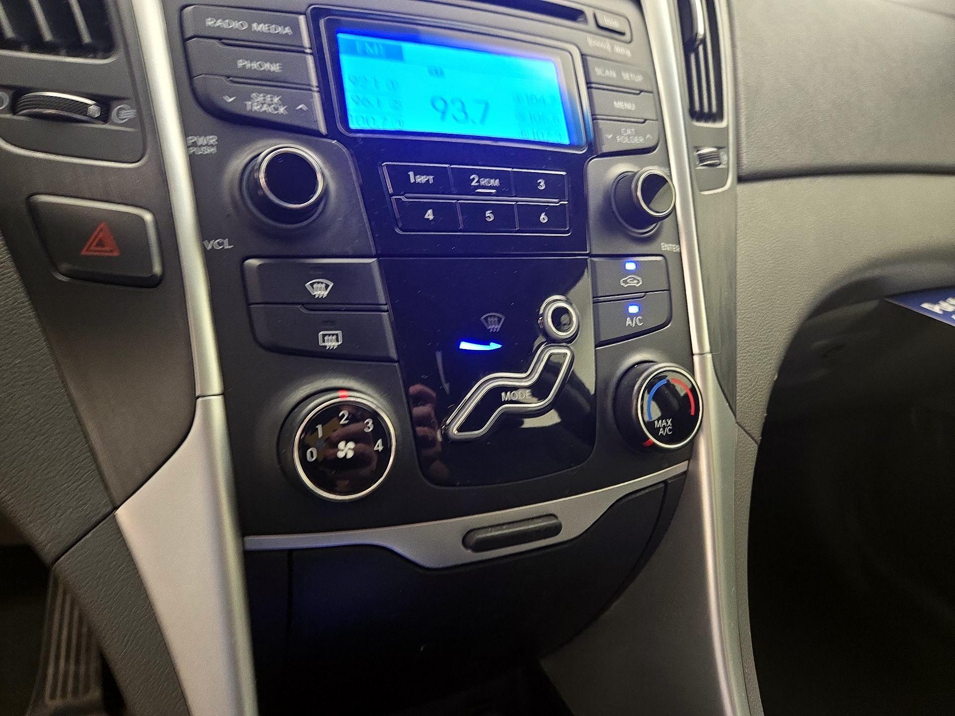 Thumbnail: 2013 Hyundai Sonata - 15