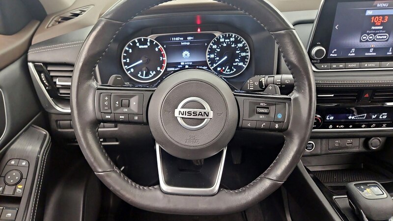 2021 Nissan Rogue SV 10