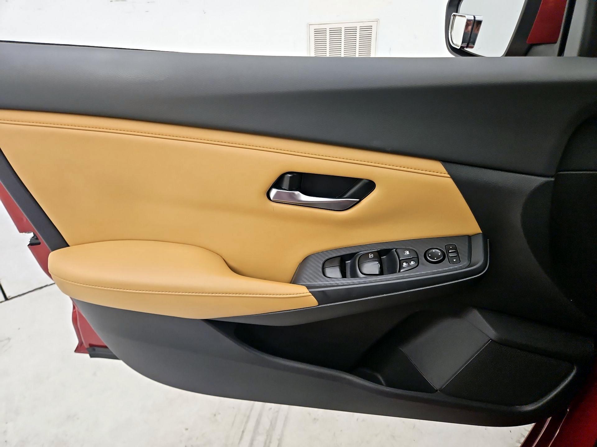 Thumbnail: 2021 Nissan Sentra - 12
