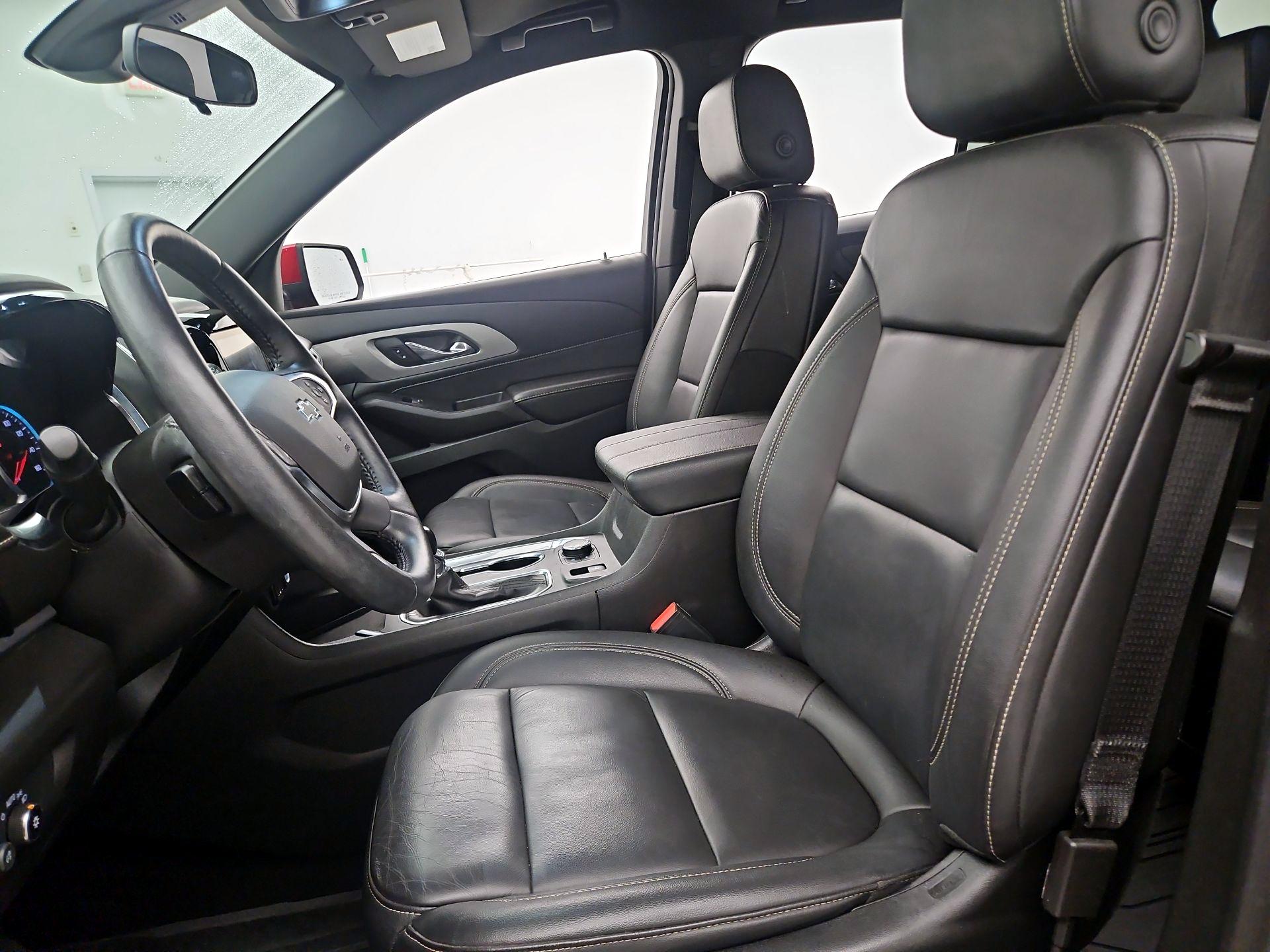 Thumbnail: 2022 Chevrolet Traverse - 11