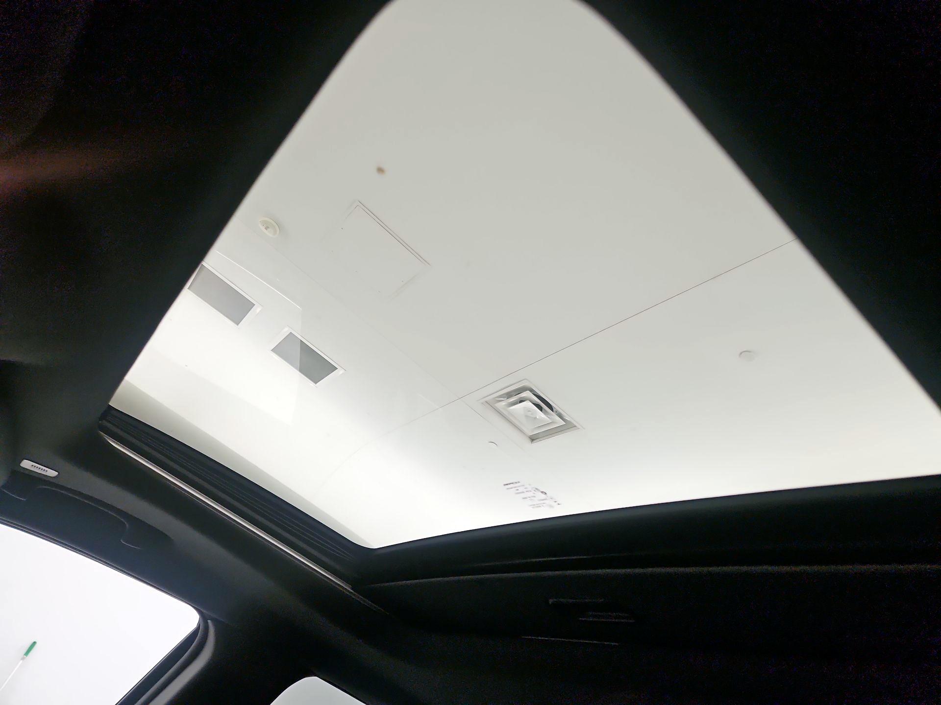 Thumbnail: 2020 Jeep Grand Cherokee - 20
