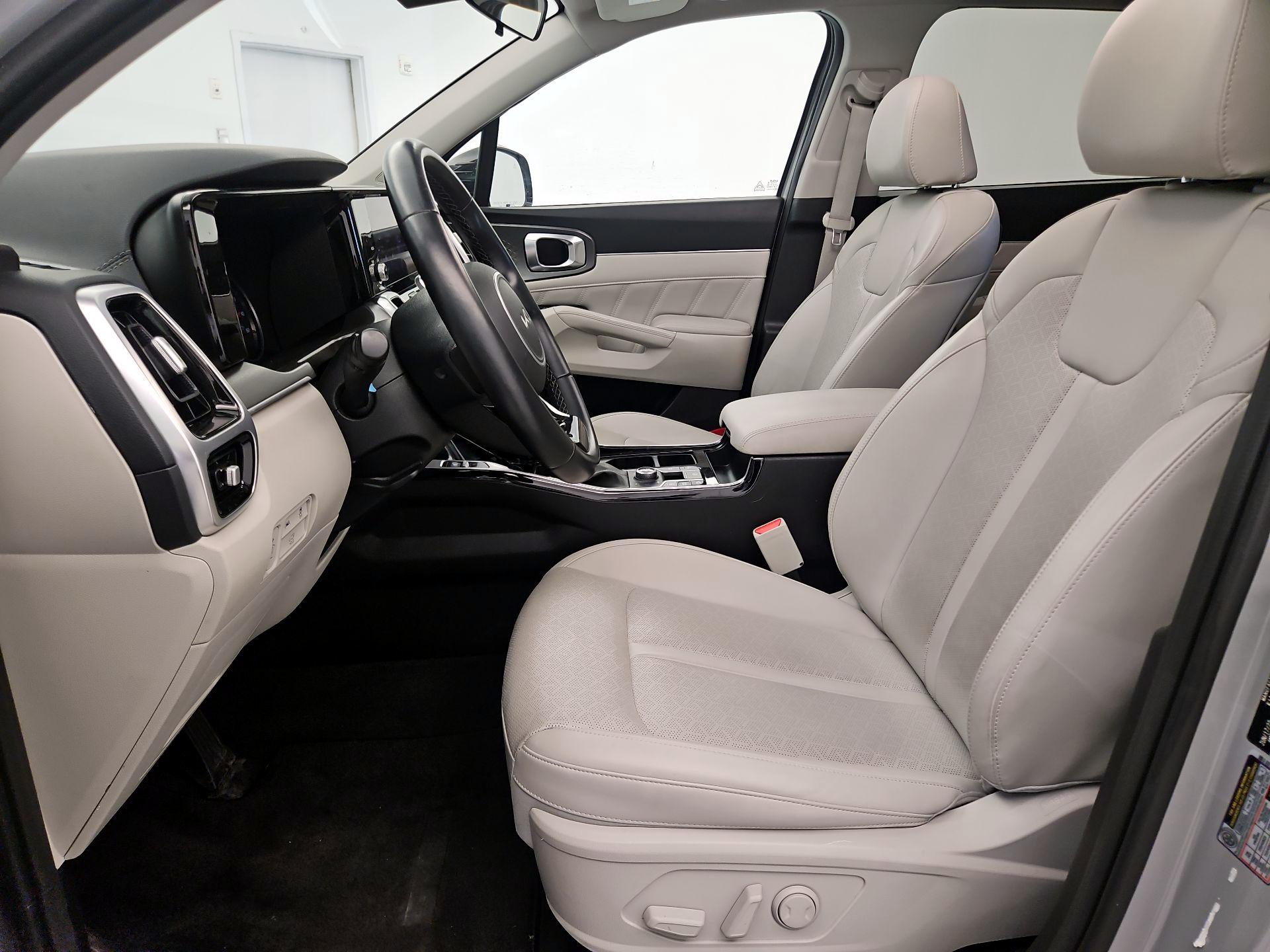 Thumbnail: 2022 Kia Sorento - 11