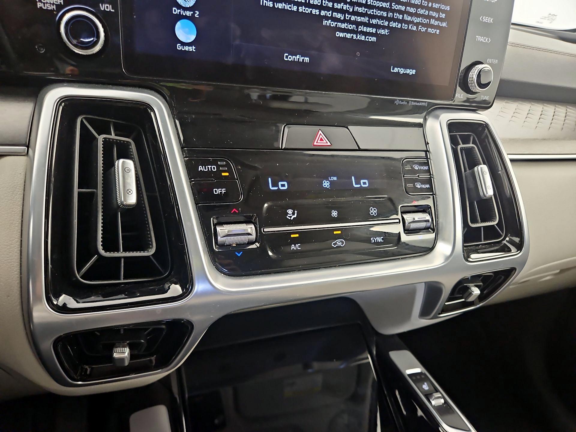 Thumbnail: 2022 Kia Sorento - 17