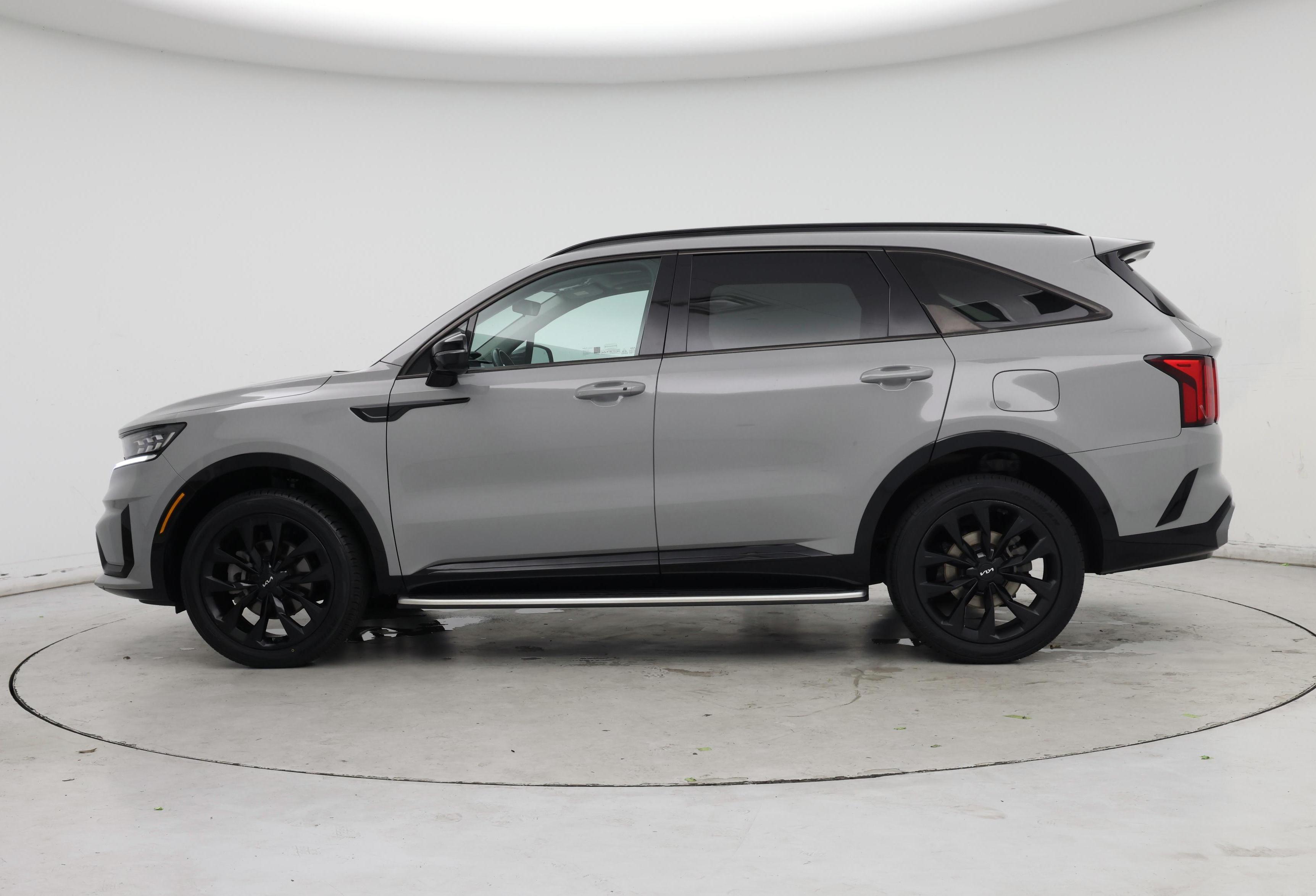 Thumbnail: 2022 Kia Sorento - 3