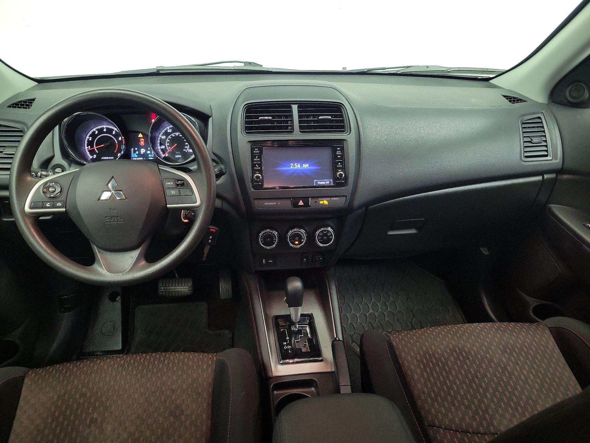 Thumbnail: 2019 Mitsubishi Outlander Sport - 9