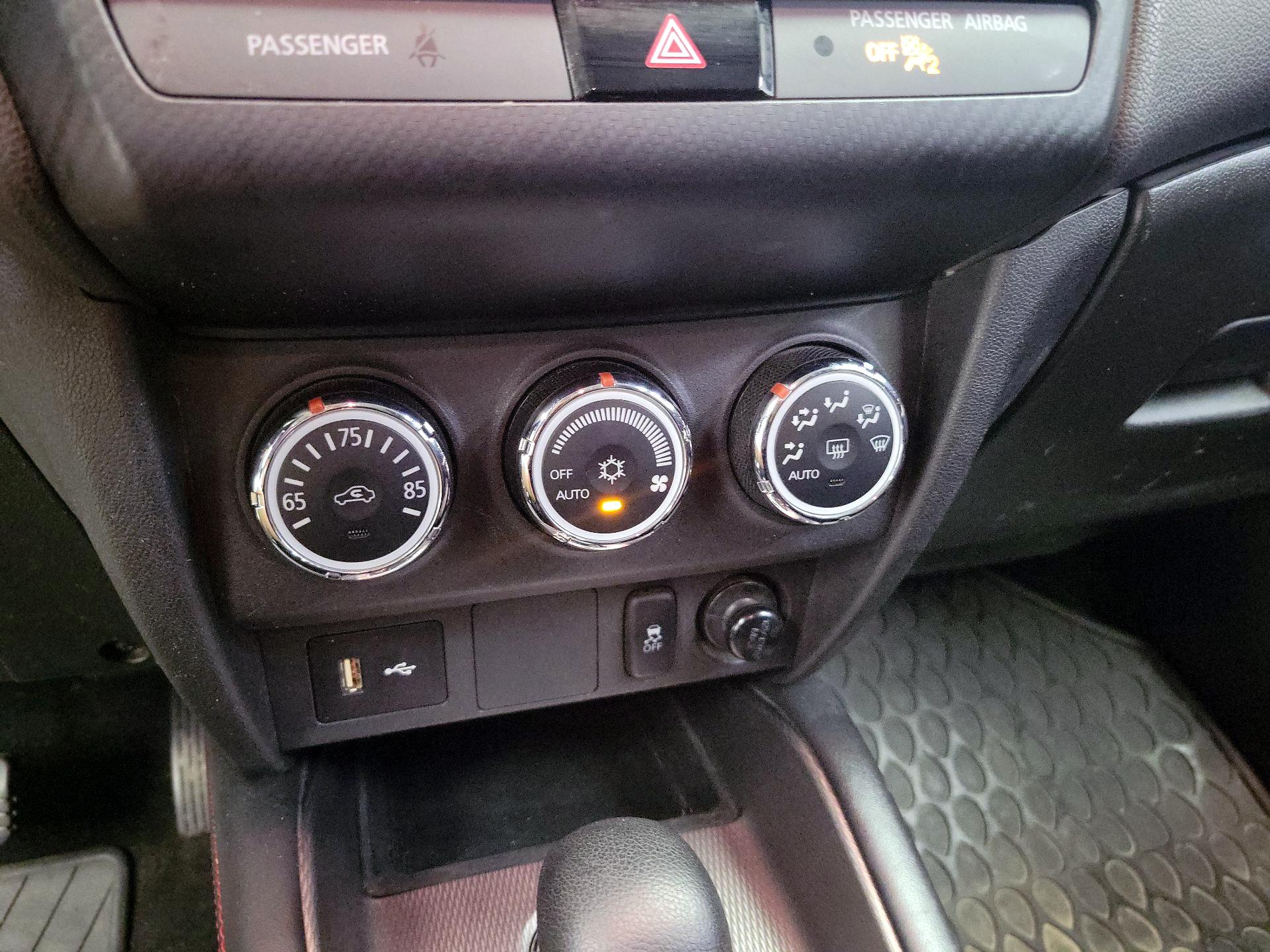 Thumbnail: 2019 Mitsubishi Outlander Sport - 16