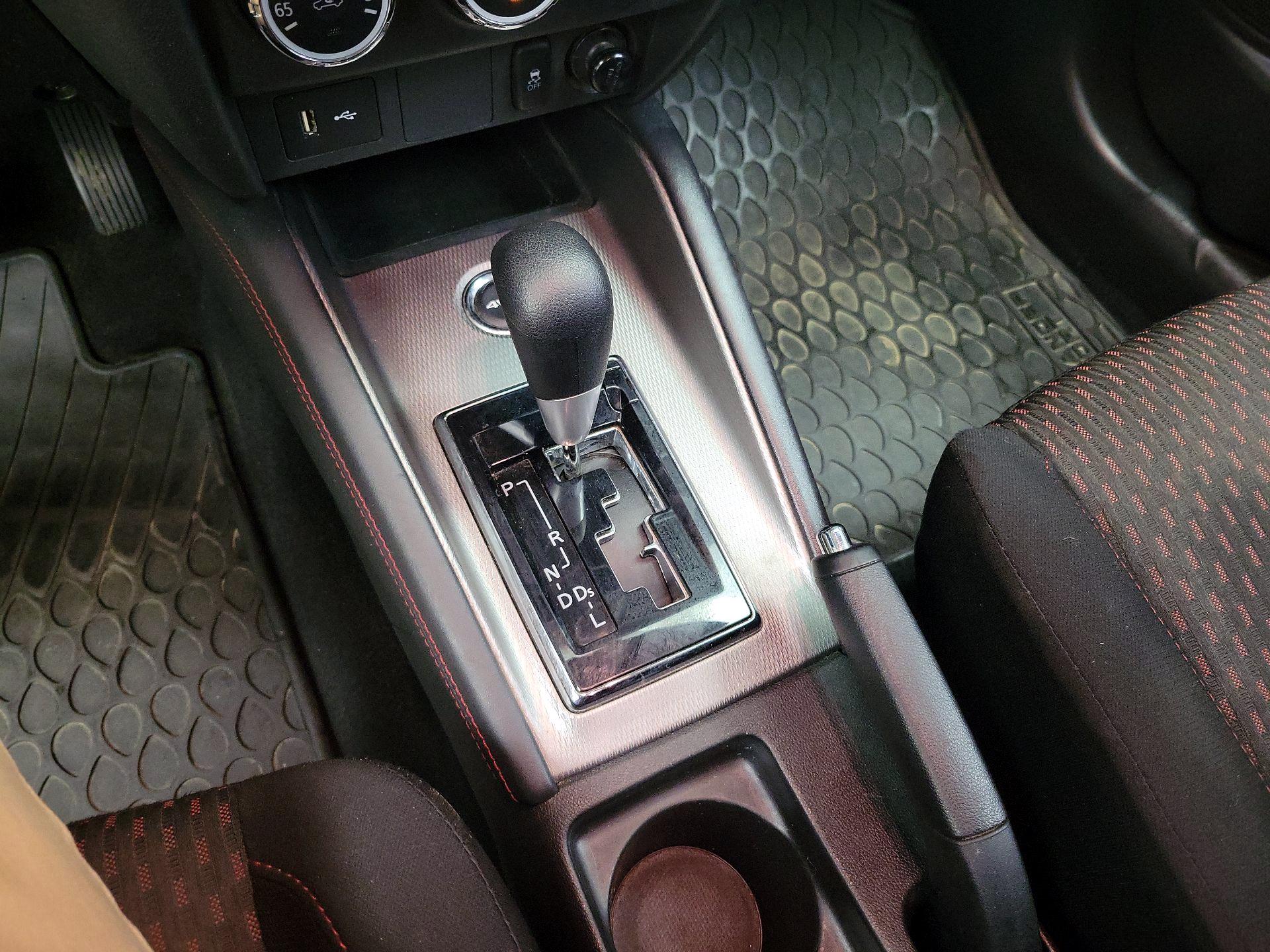 Thumbnail: 2019 Mitsubishi Outlander Sport - 17