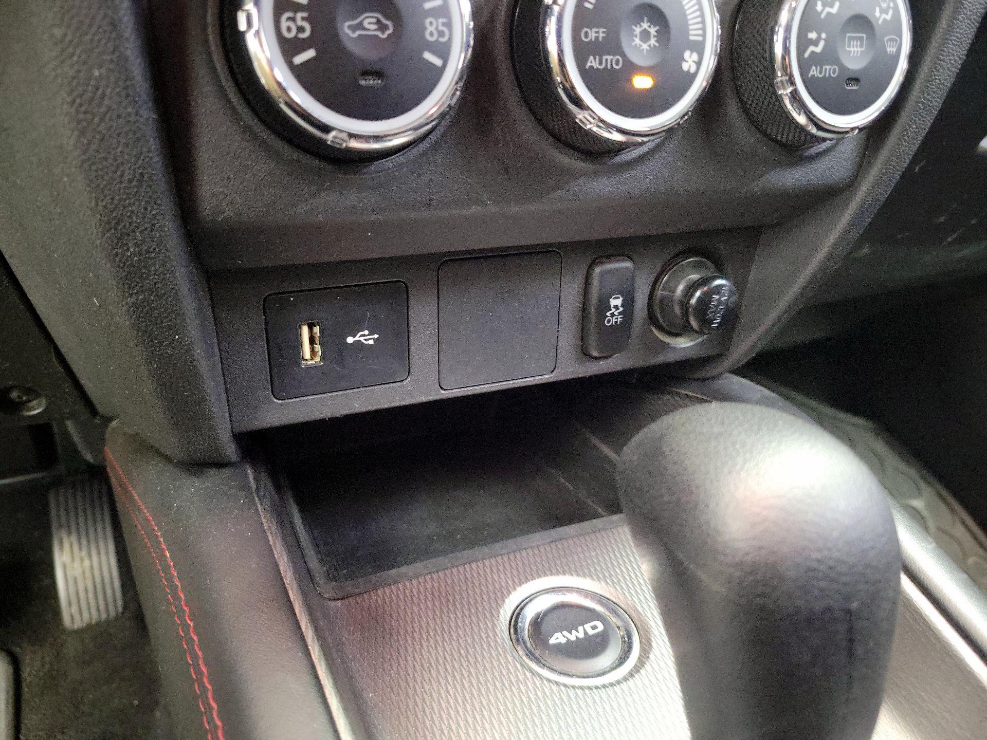 Thumbnail: 2019 Mitsubishi Outlander Sport - 18