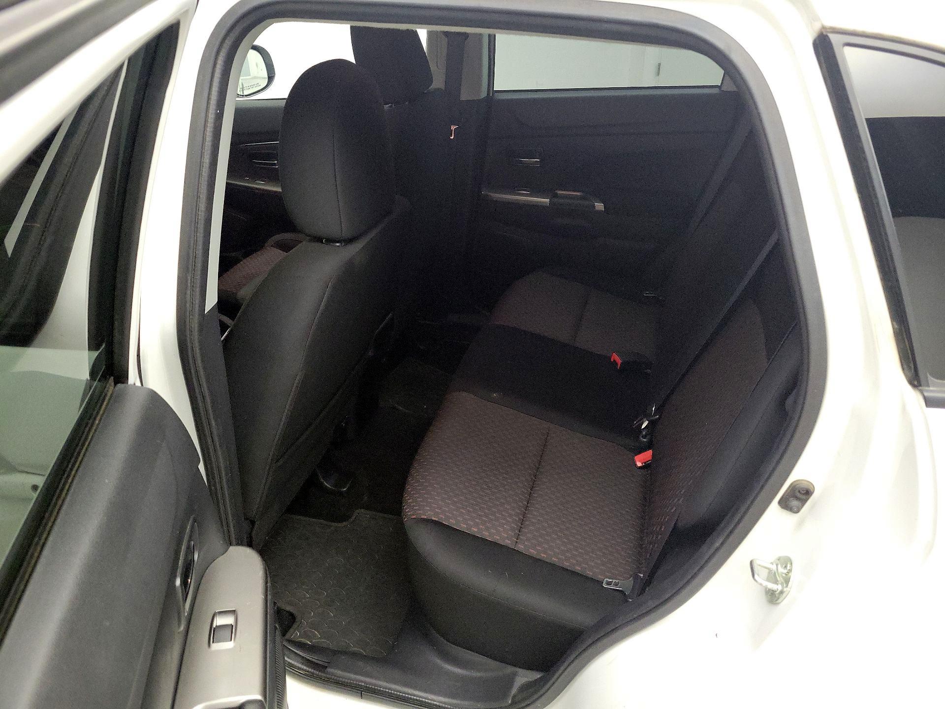 Thumbnail: 2019 Mitsubishi Outlander Sport - 19