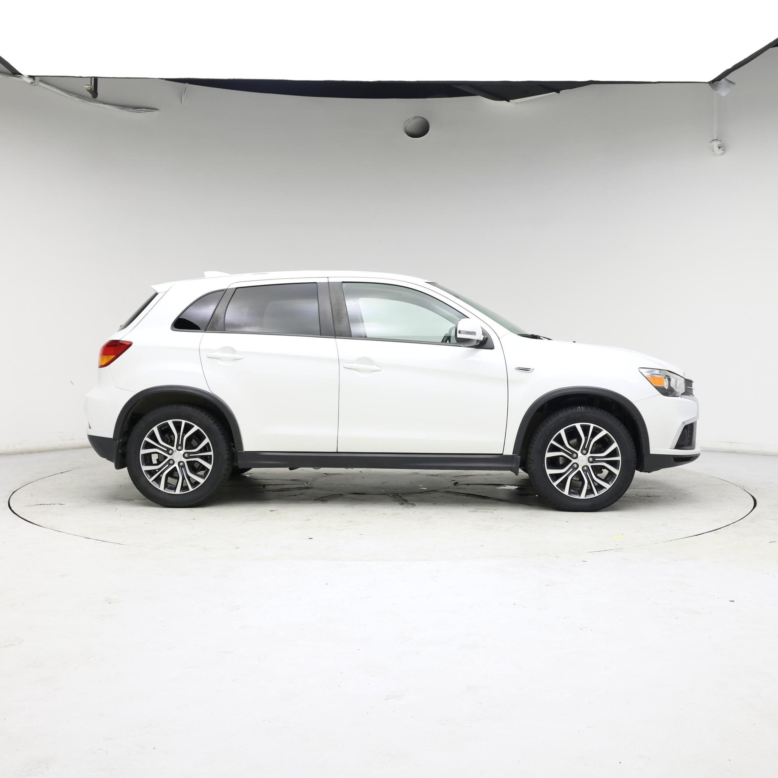 Thumbnail: 2019 Mitsubishi Outlander Sport - 7