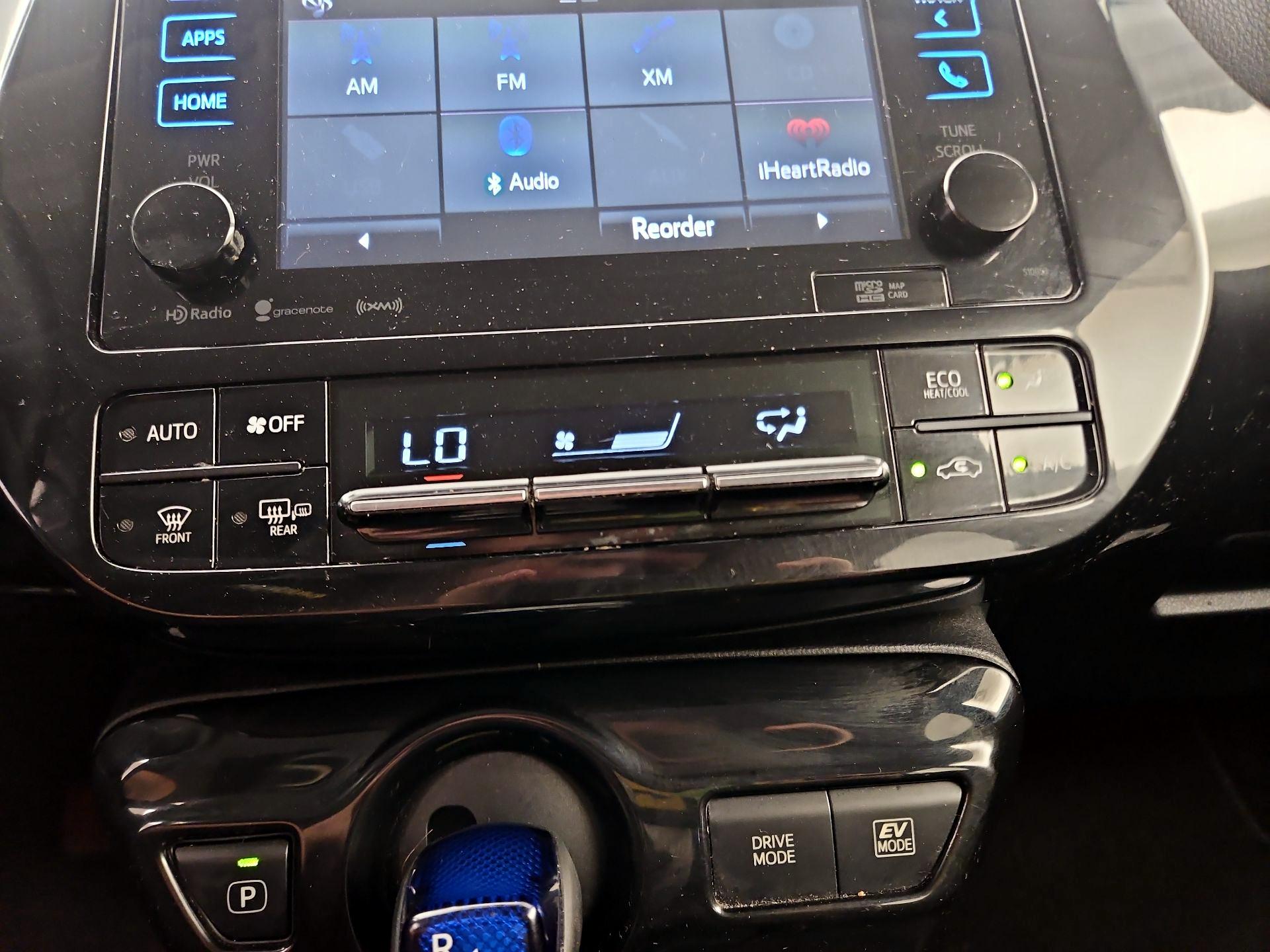 Thumbnail: 2016 Toyota Prius - 17