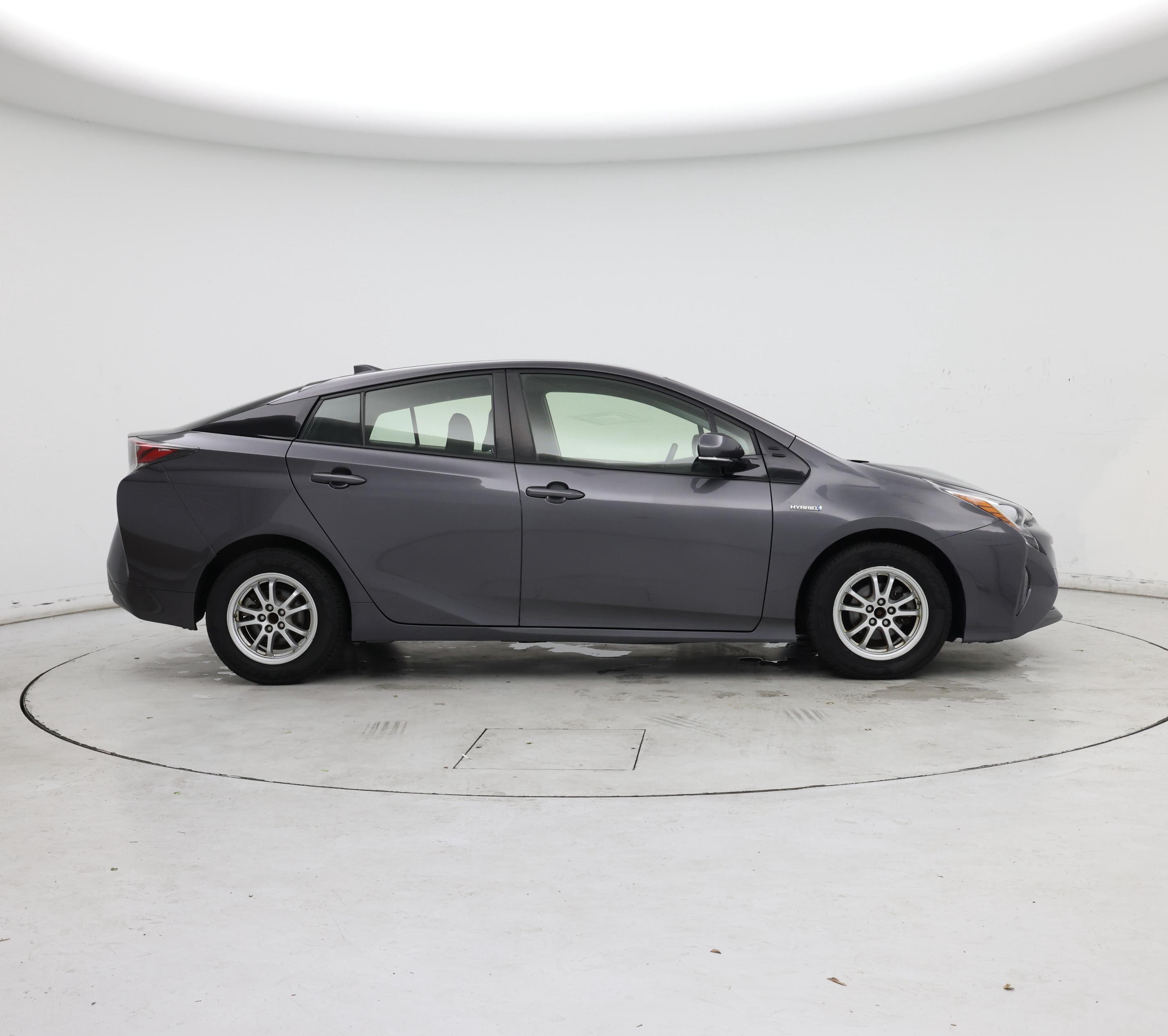 Thumbnail: 2016 Toyota Prius - 7