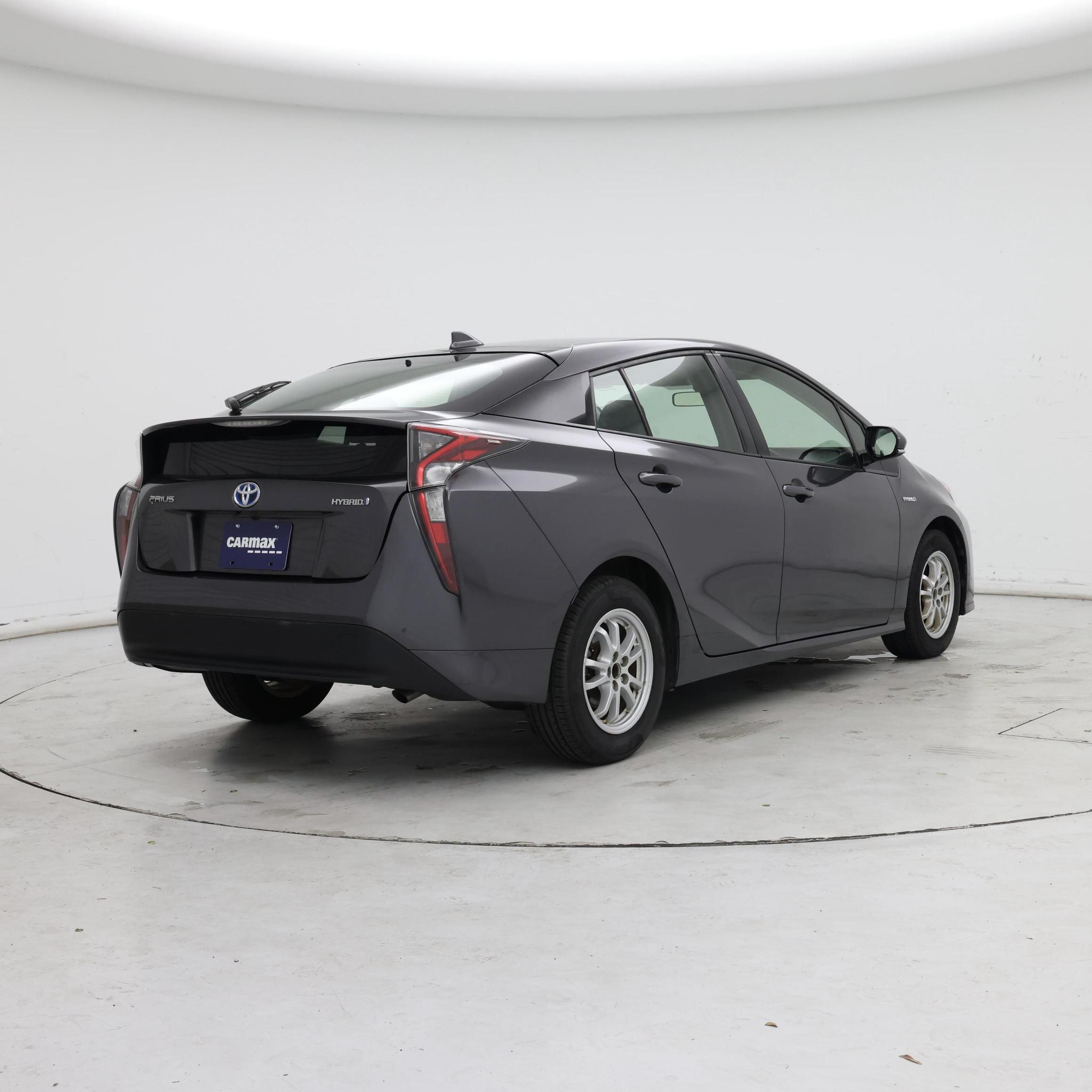 Thumbnail: 2016 Toyota Prius - 8