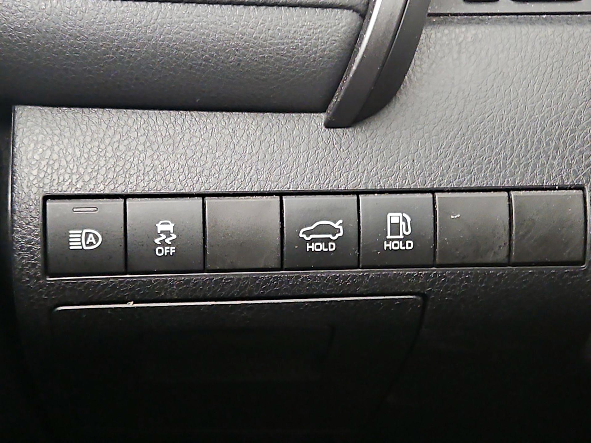 Thumbnail: 2019 Toyota Camry - 13