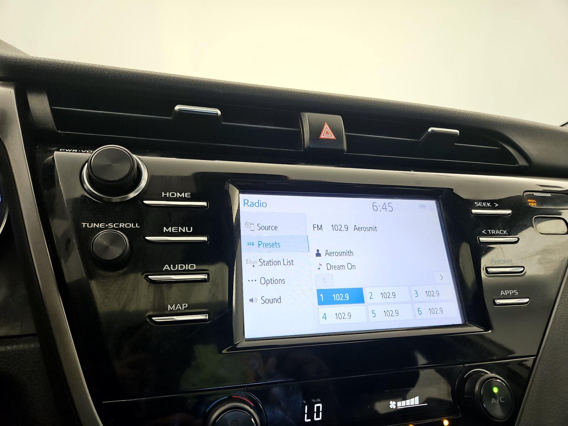 Thumbnail: 2019 Toyota Camry - 15