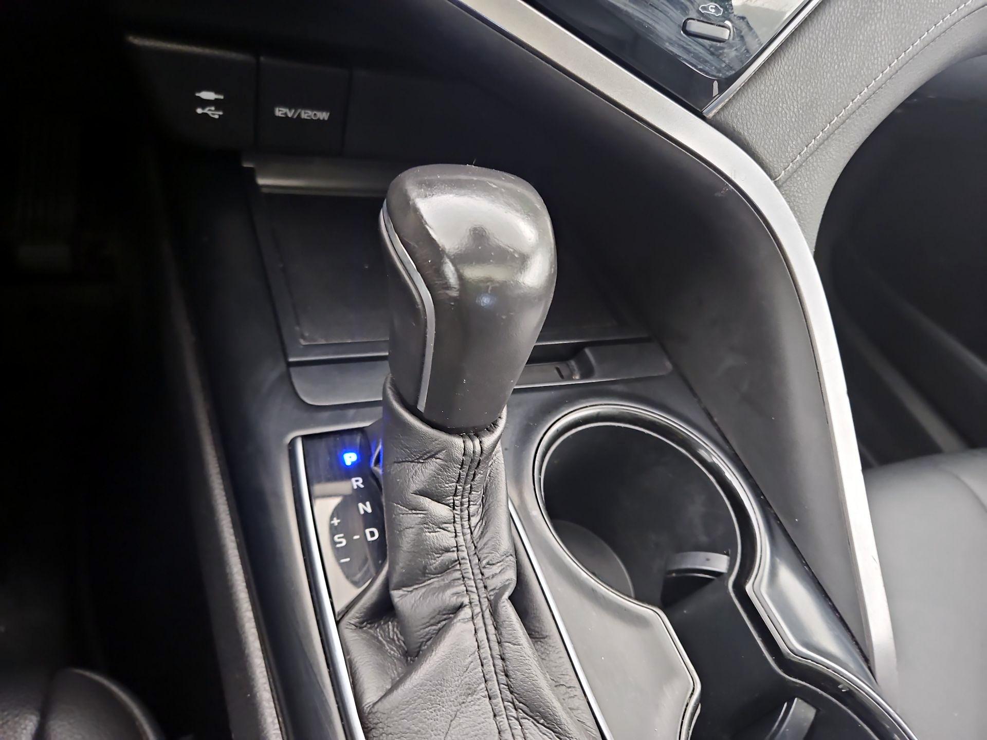Thumbnail: 2019 Toyota Camry - 17