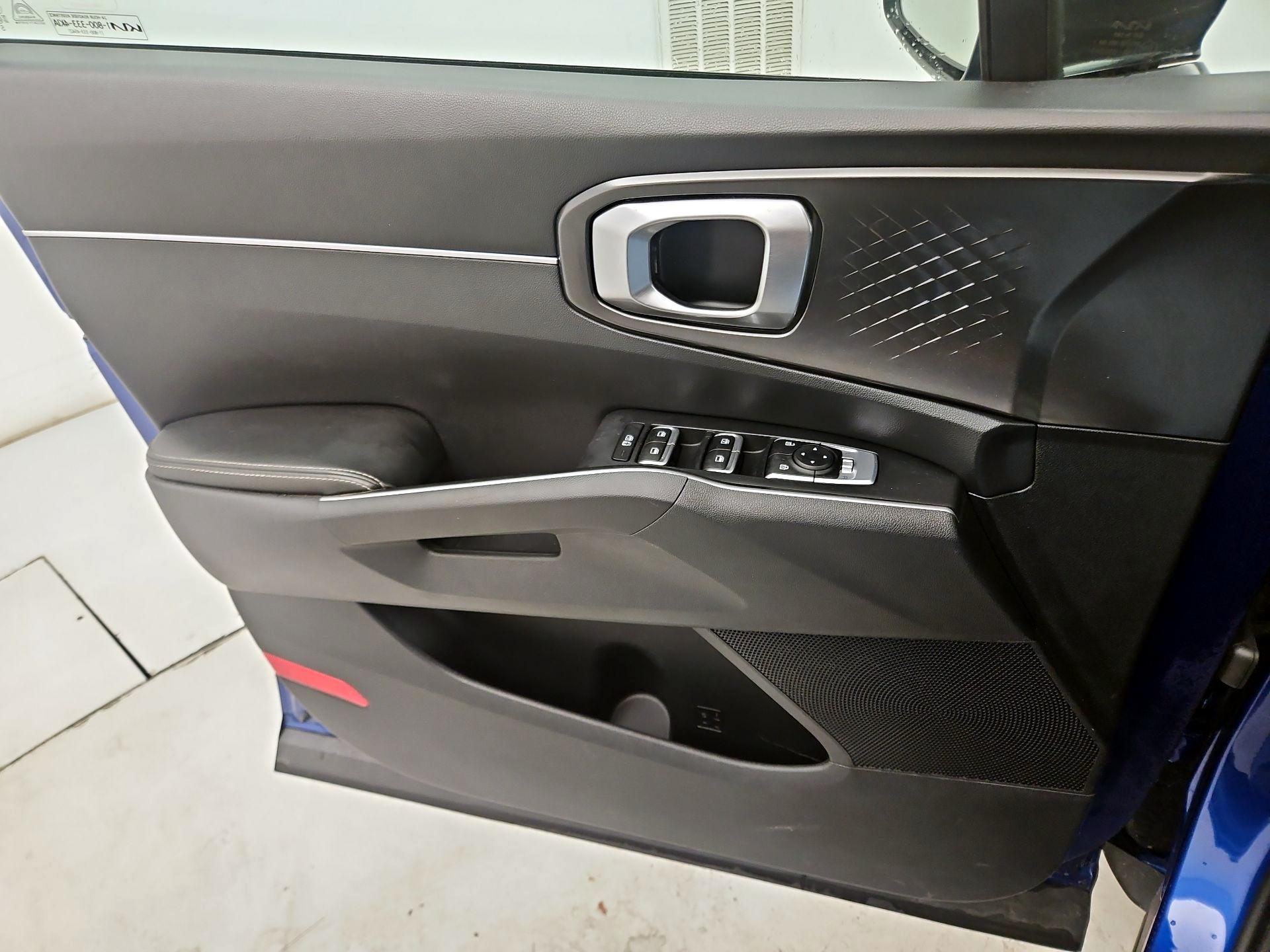 Thumbnail: 2022 Kia Sorento - 12