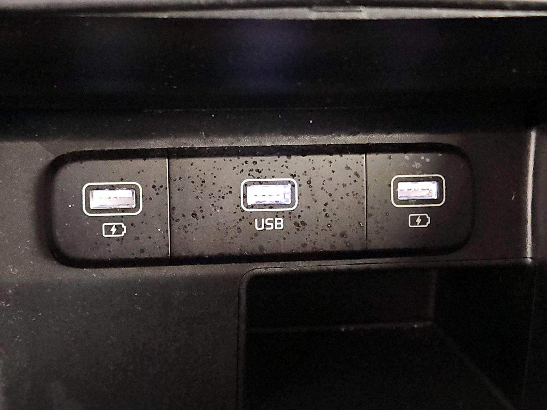 Thumbnail: 2022 Kia Sorento - 19