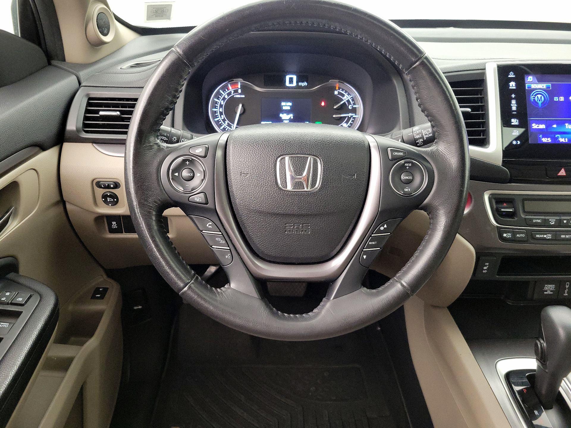 Thumbnail: 2018 Honda Pilot - 10
